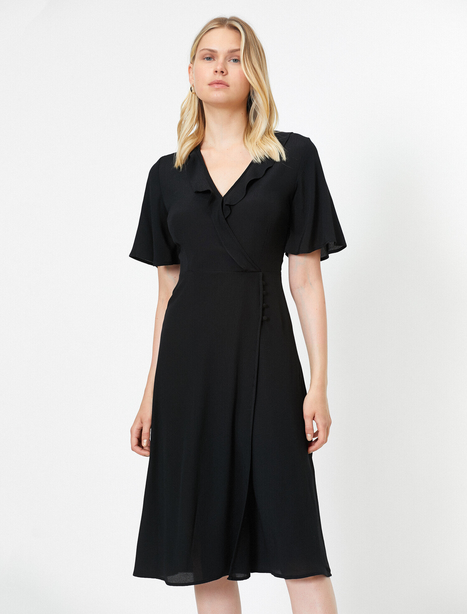   Düğme Detaylı Tişört