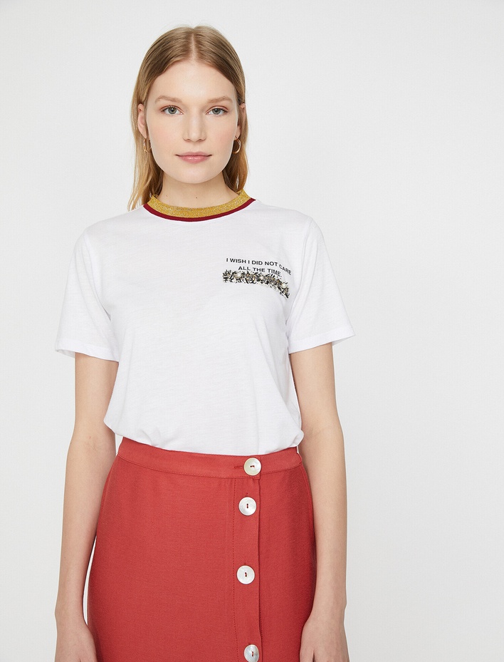  İnci Detaylı Tişört