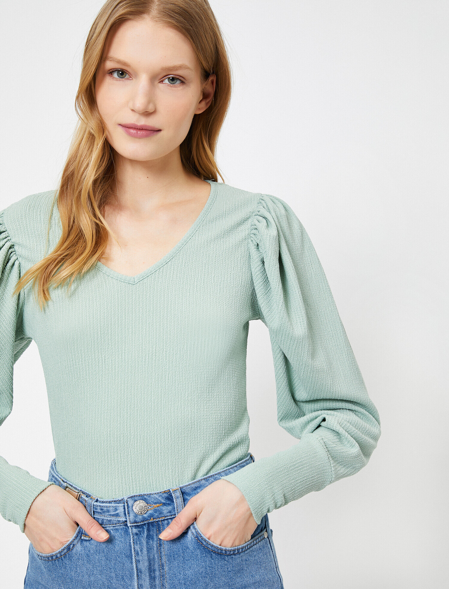   Uzun Kollu Tişört V Yaka Kol Manşet Detaylı Omuz Pili Detaylı