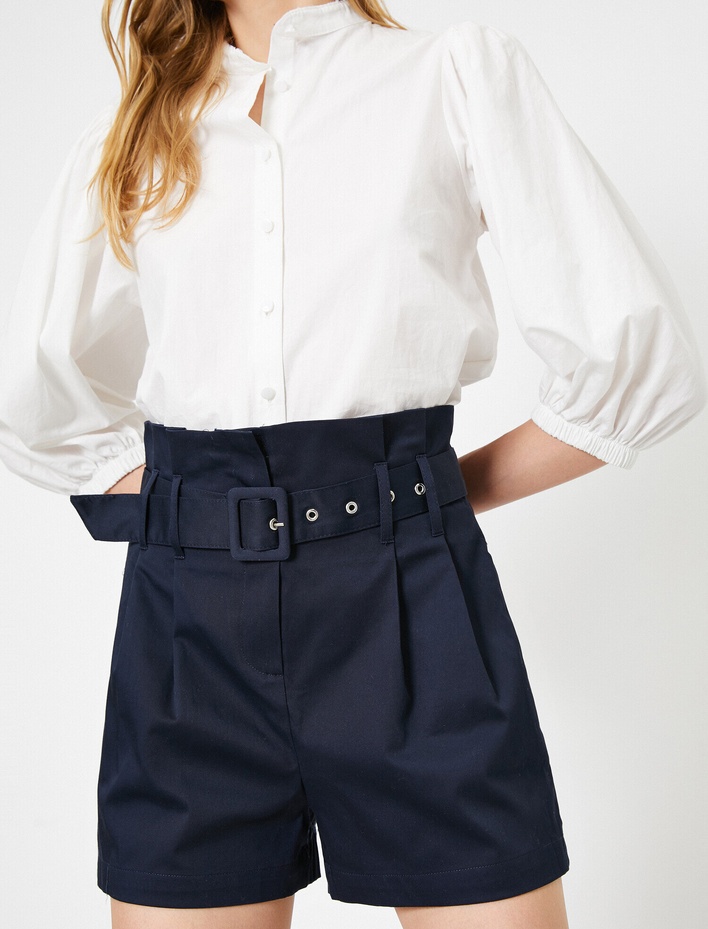  Yüksek Bel Kemer Detaylı Şort