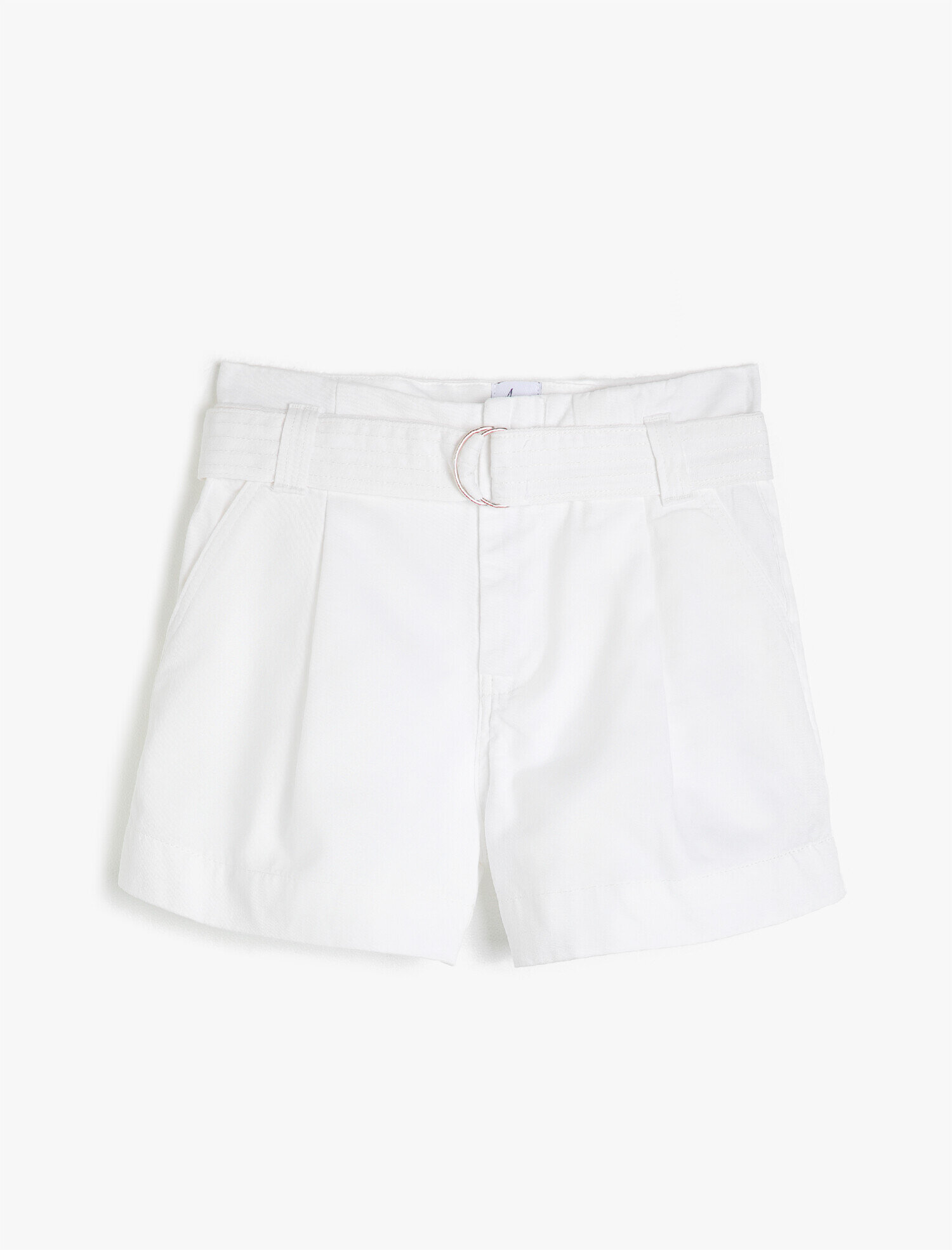   Kemer Detaylı Şort