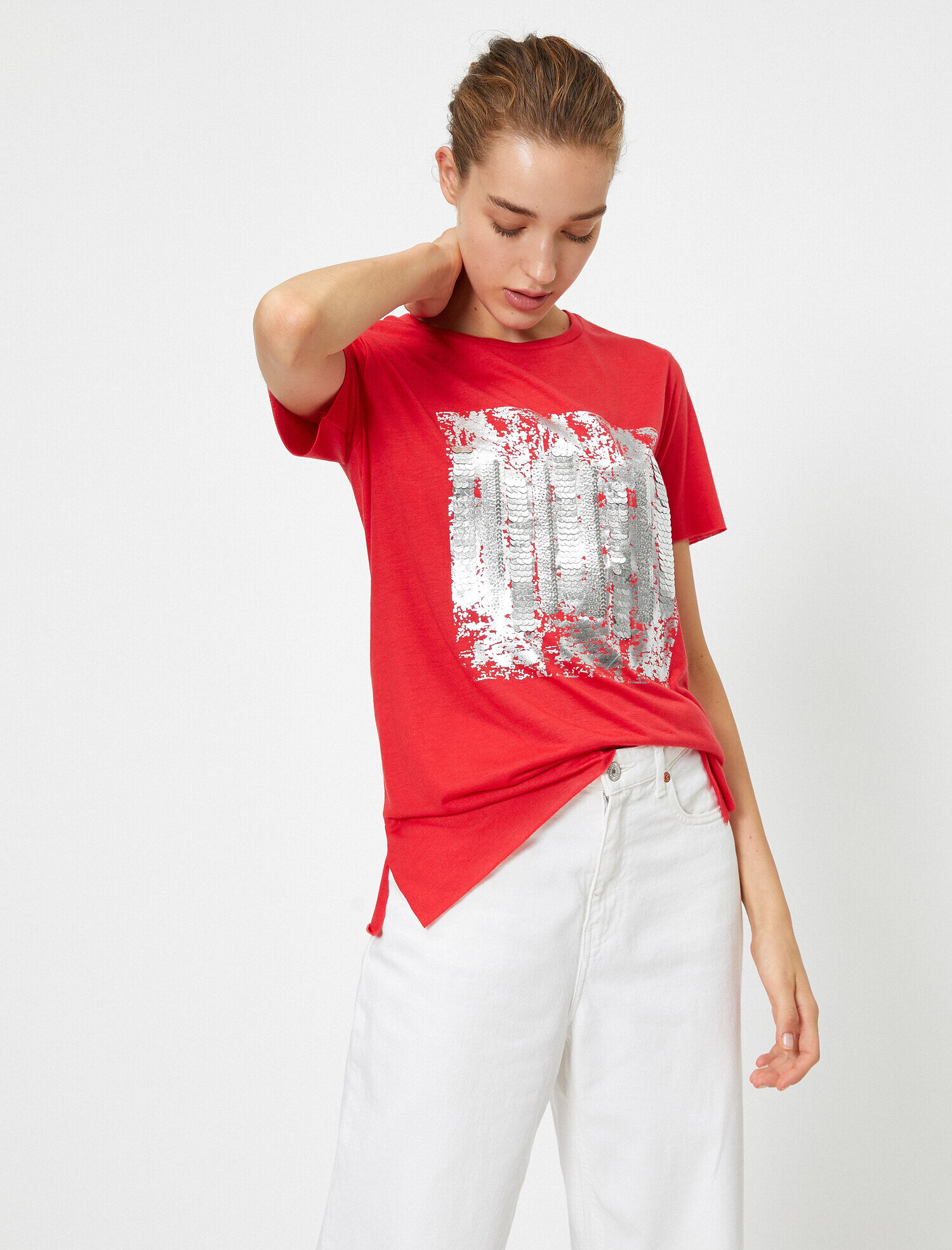   Pul Detaylı Kısa Kollu Tişört