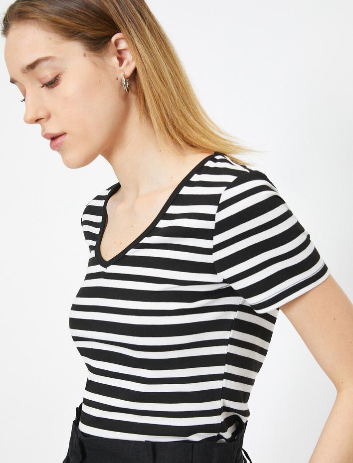  Çizgili Tişört