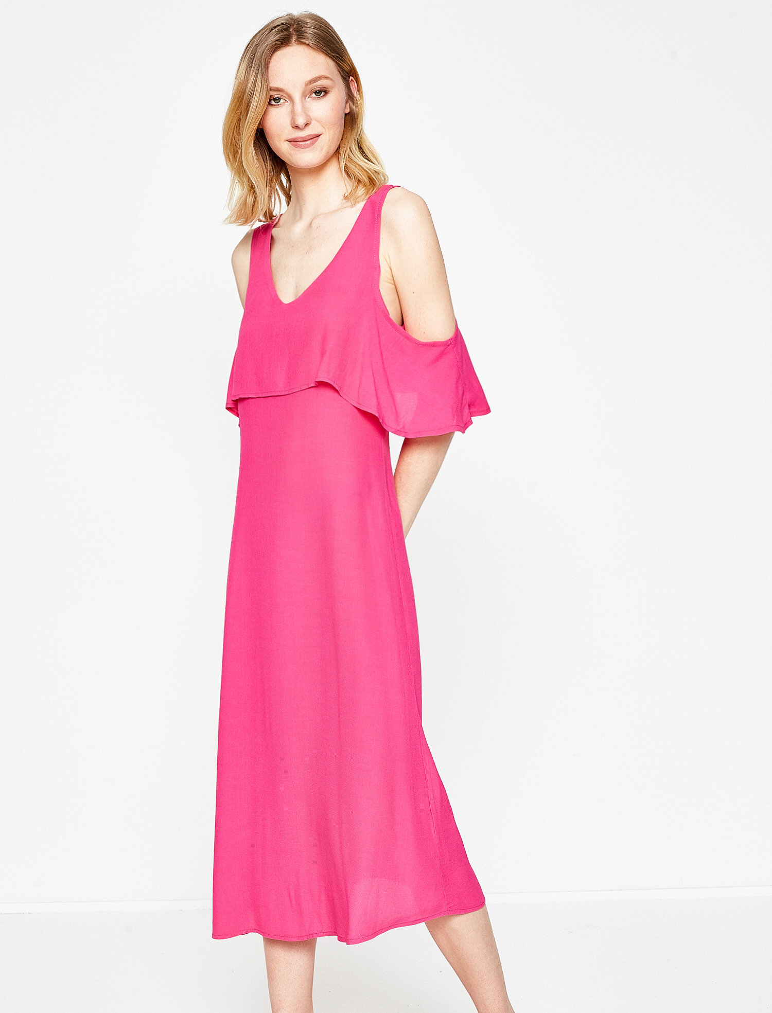   Omuz Detaylı Elbise