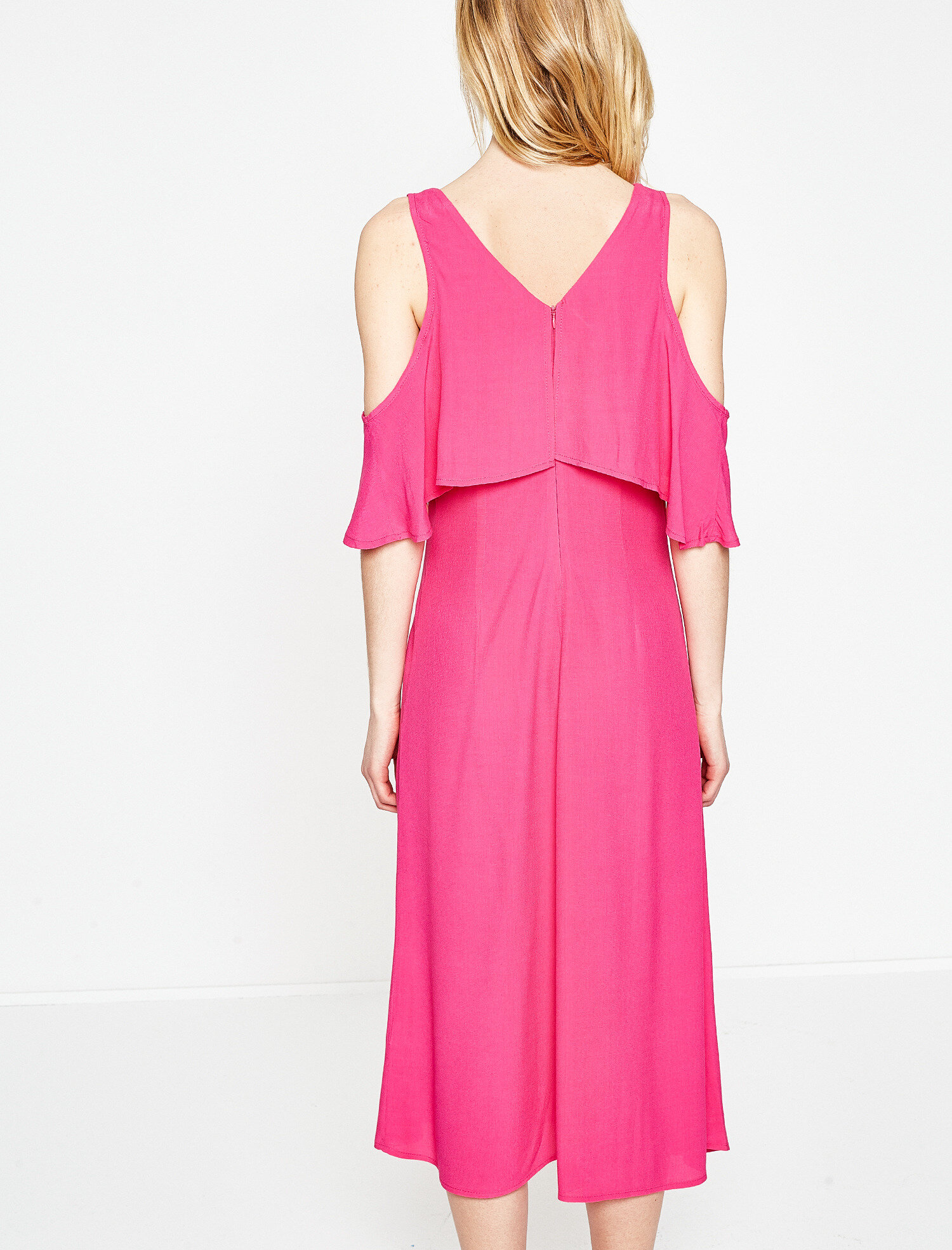   Omuz Detaylı Elbise