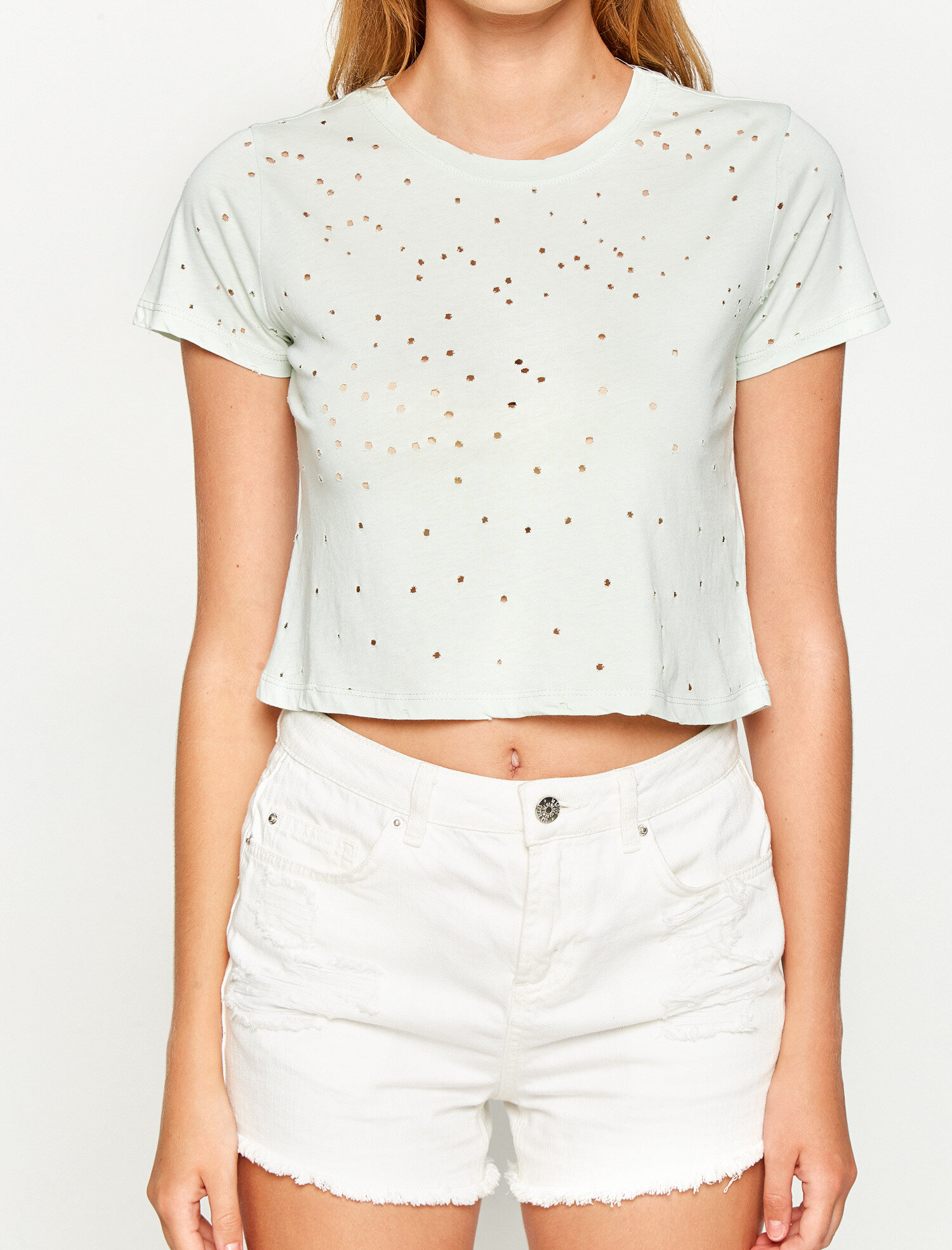   Yırtık Detaylı Tişört