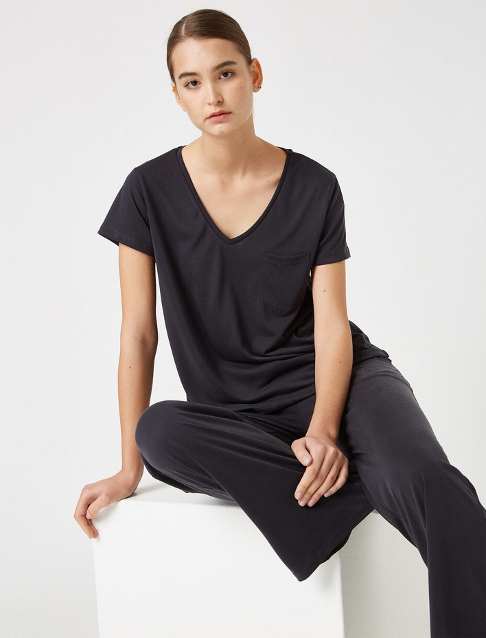  Kisa Kollu V Yaka Pijama Üstü