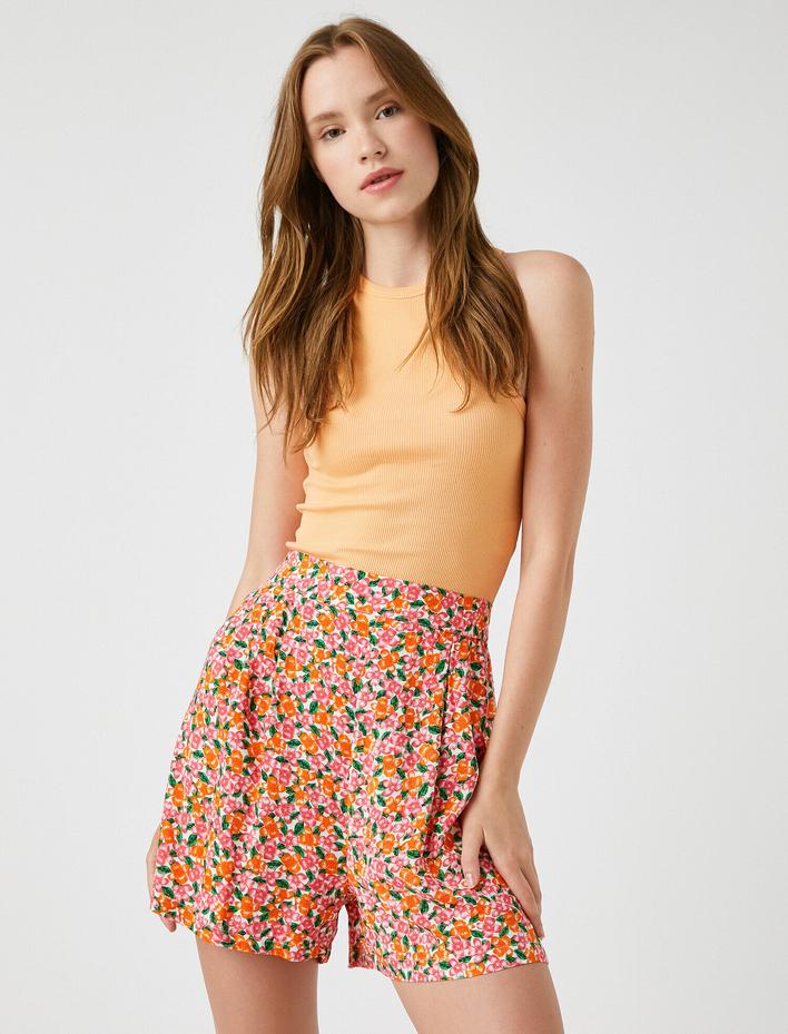  Çiçekli Şort