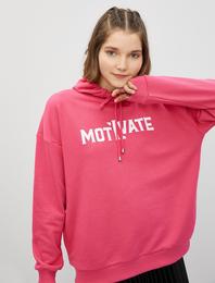 Pamuklu Kapüşonlu Yazılı Baskılı Sweatshirt Oversize