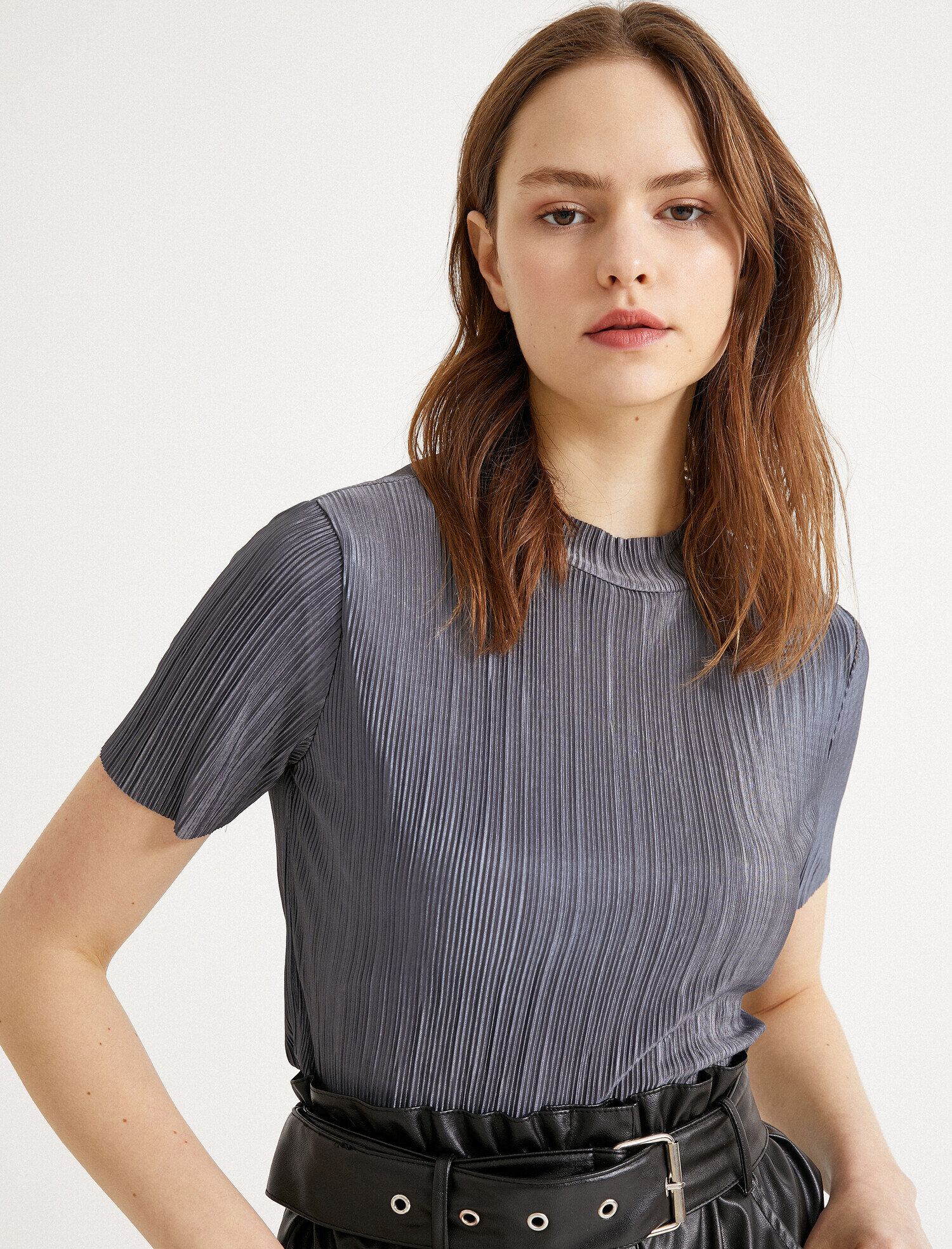   Dik Yaka Tişört Metalik