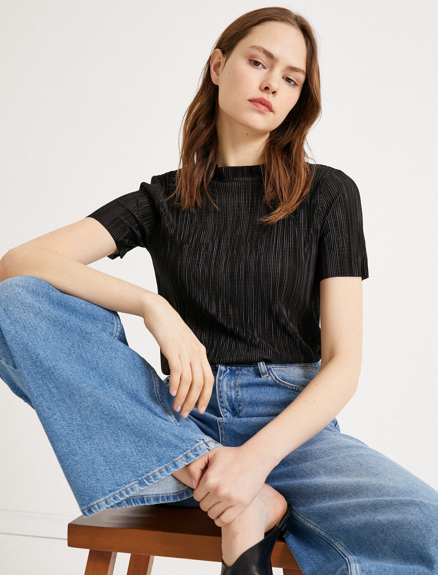   Dik Yaka Tişört Metalik