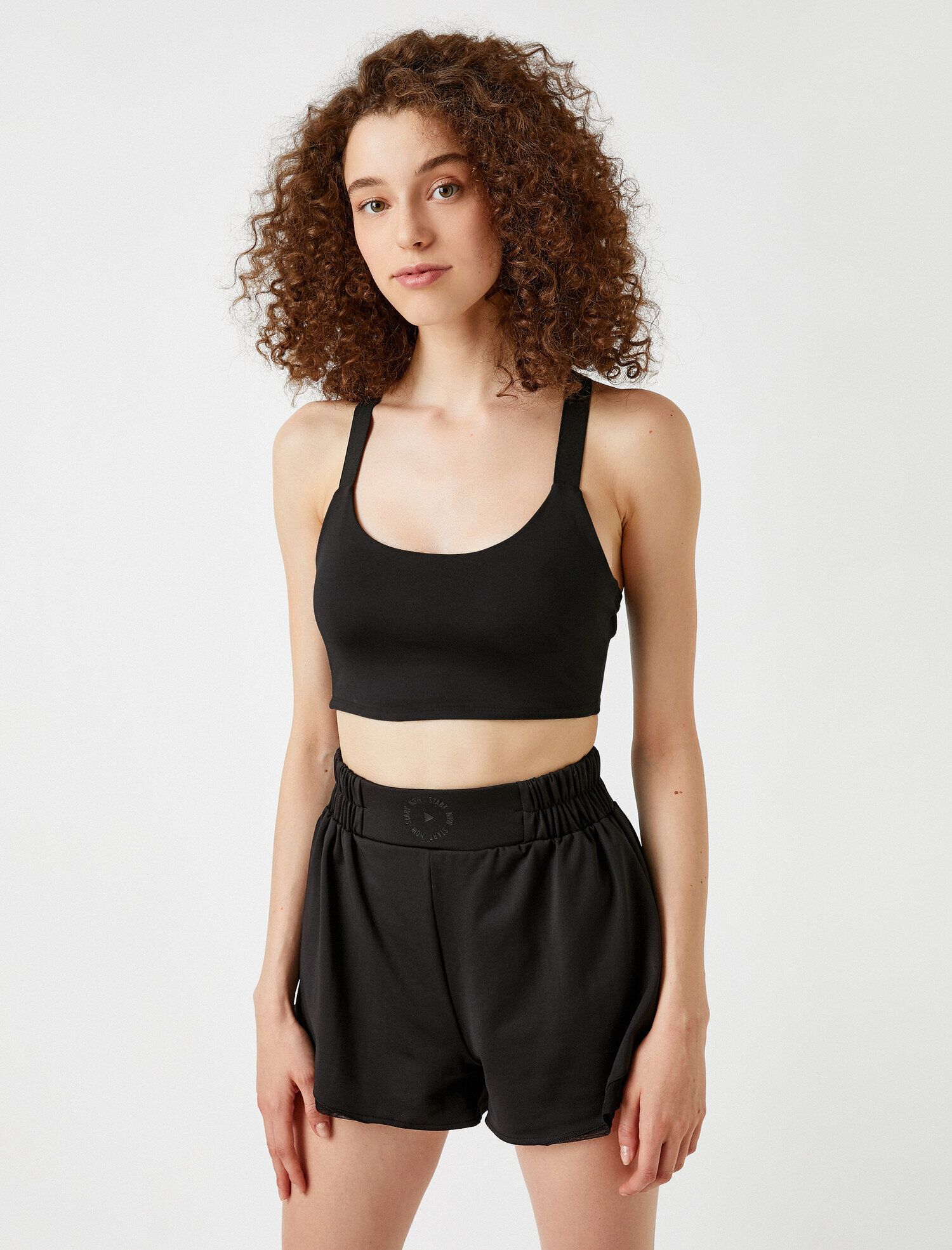   Sırt Detaylı Sporcu Sütyeni