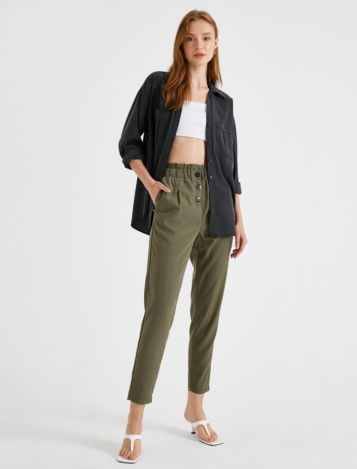  Düğme Detaylı Pantolon