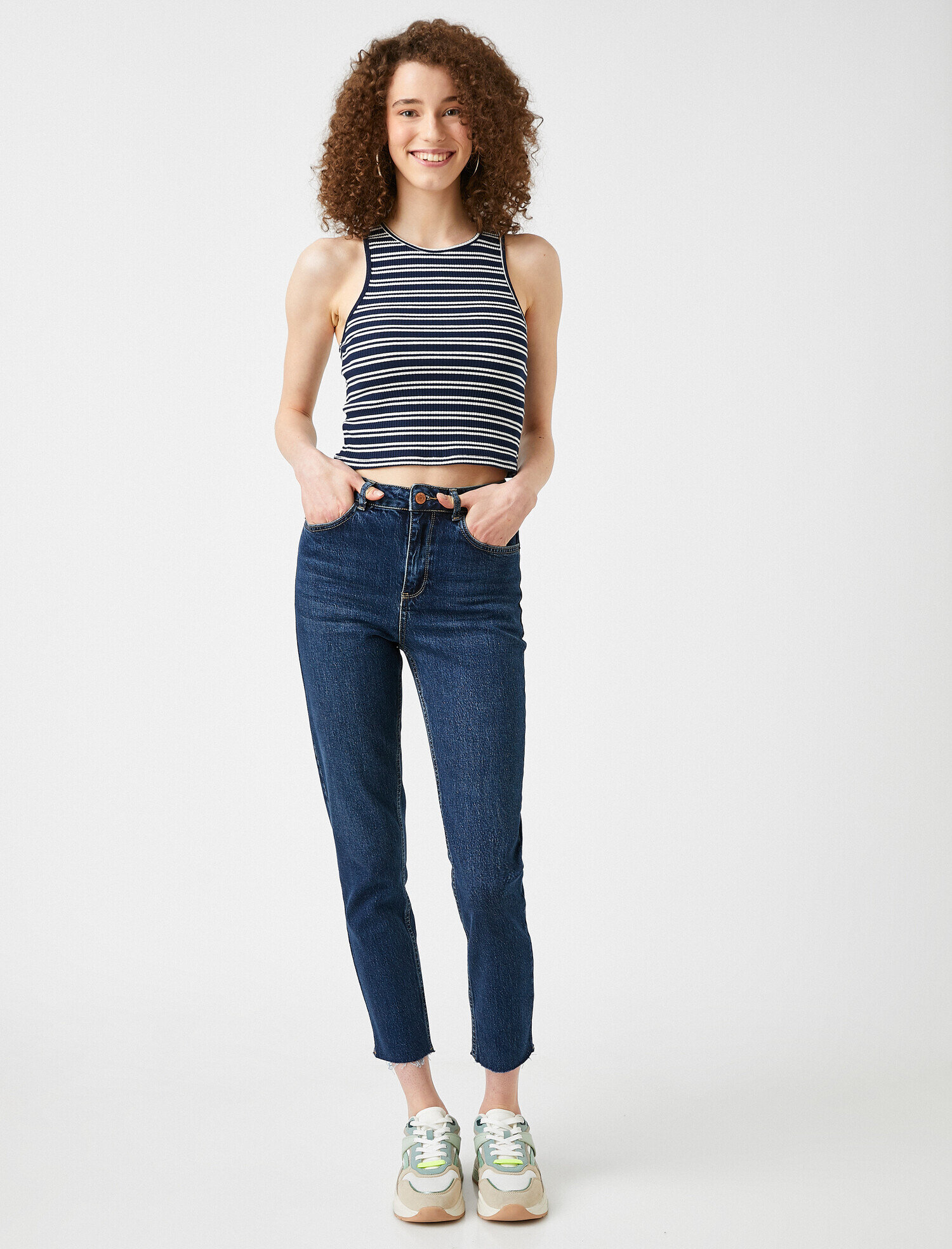   Mom Slim Jean - Yüksek Bel Hafif Dar Kesim Dar Paça Pantolon
