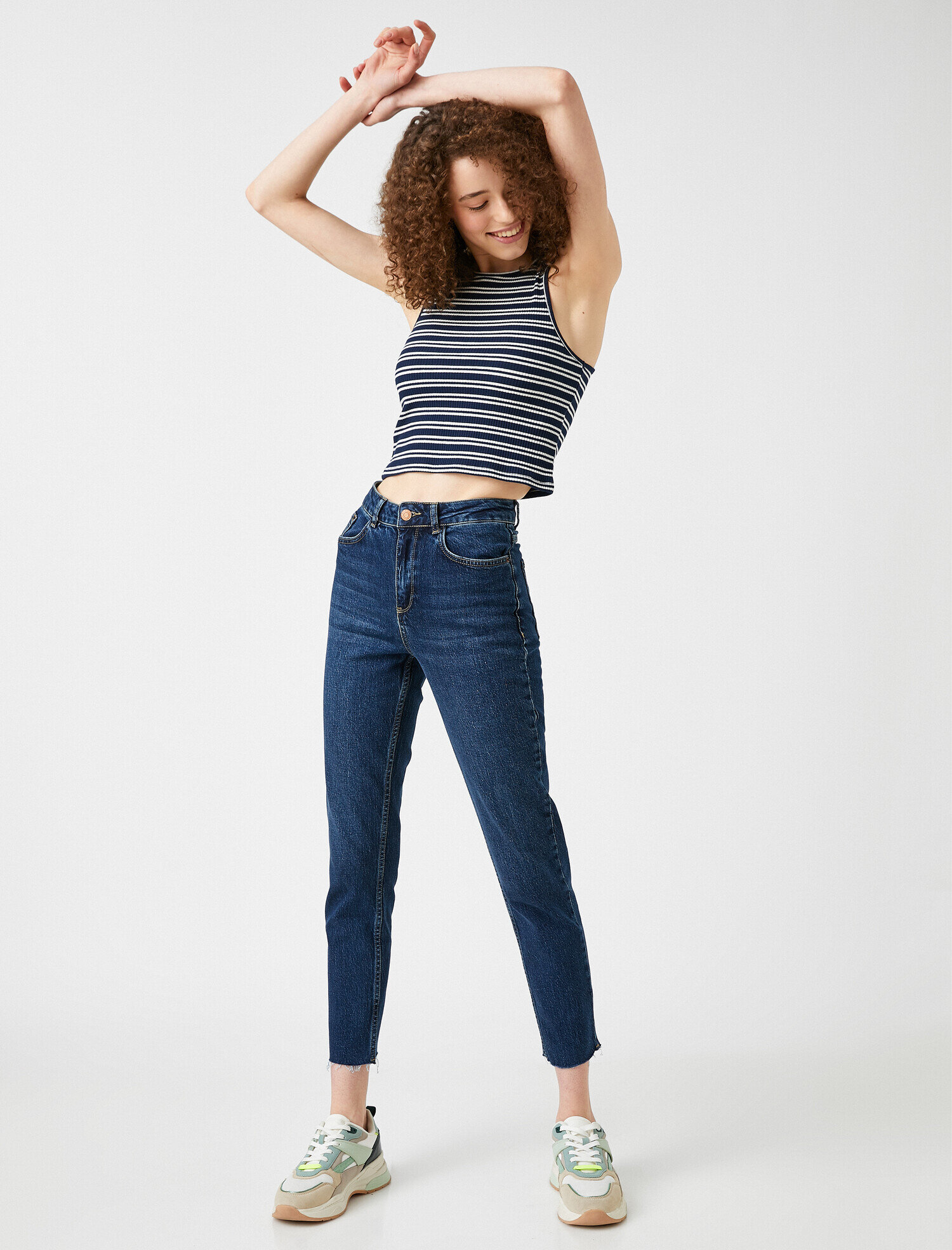   Mom Slim Jean - Yüksek Bel Hafif Dar Kesim Dar Paça Pantolon