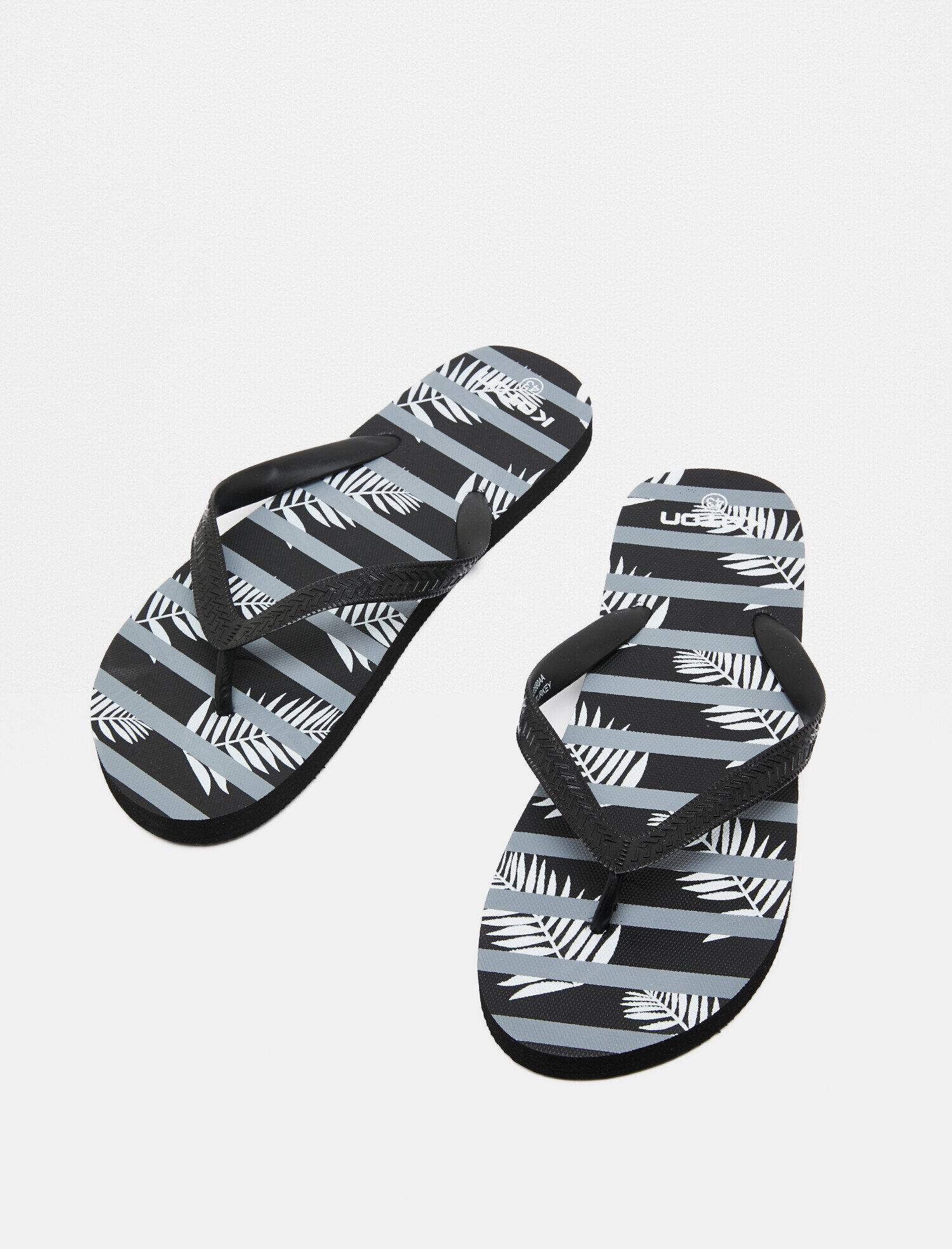  Erkek Desenli Parmak Arası Terlik