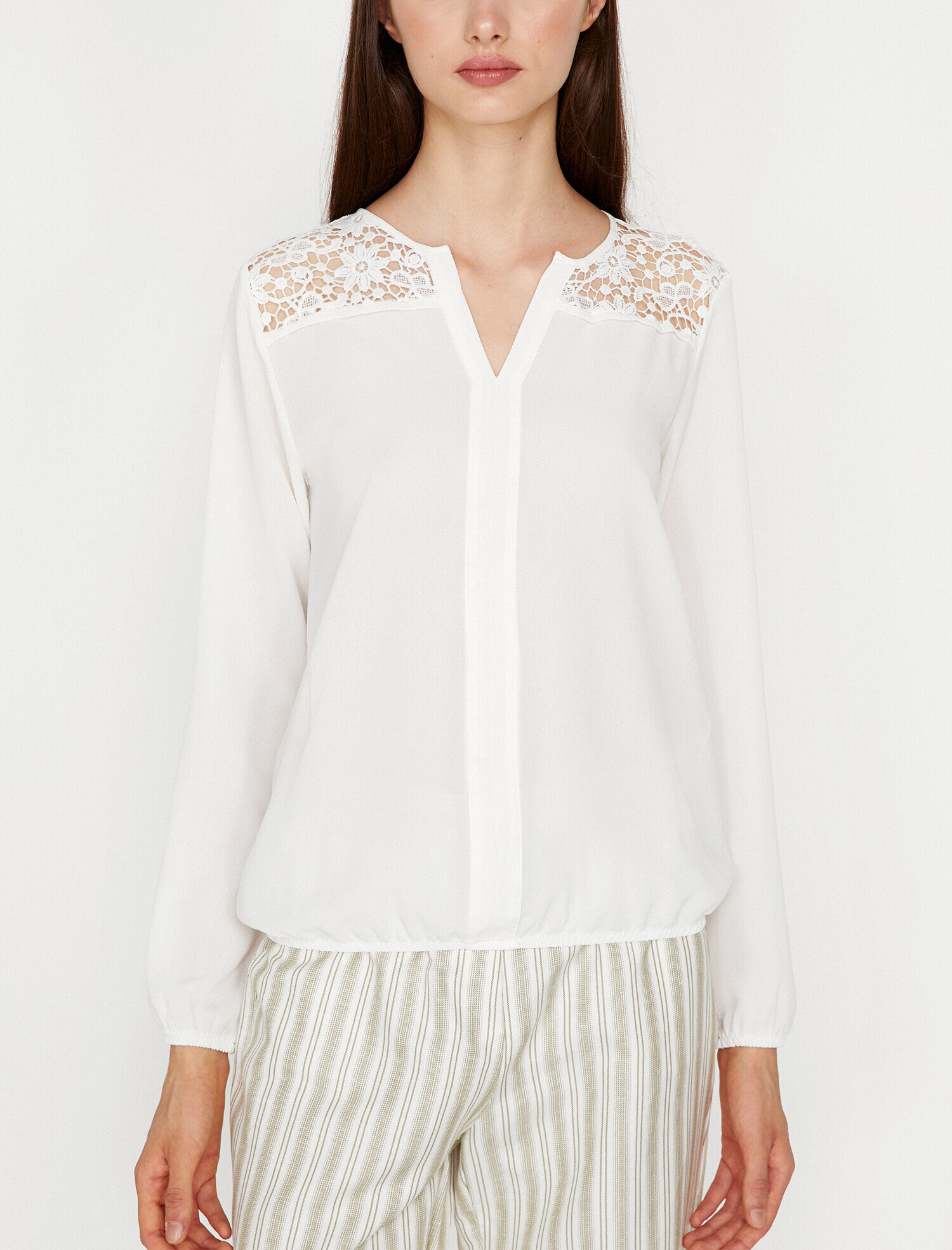   Dantel Detaylı Bluz