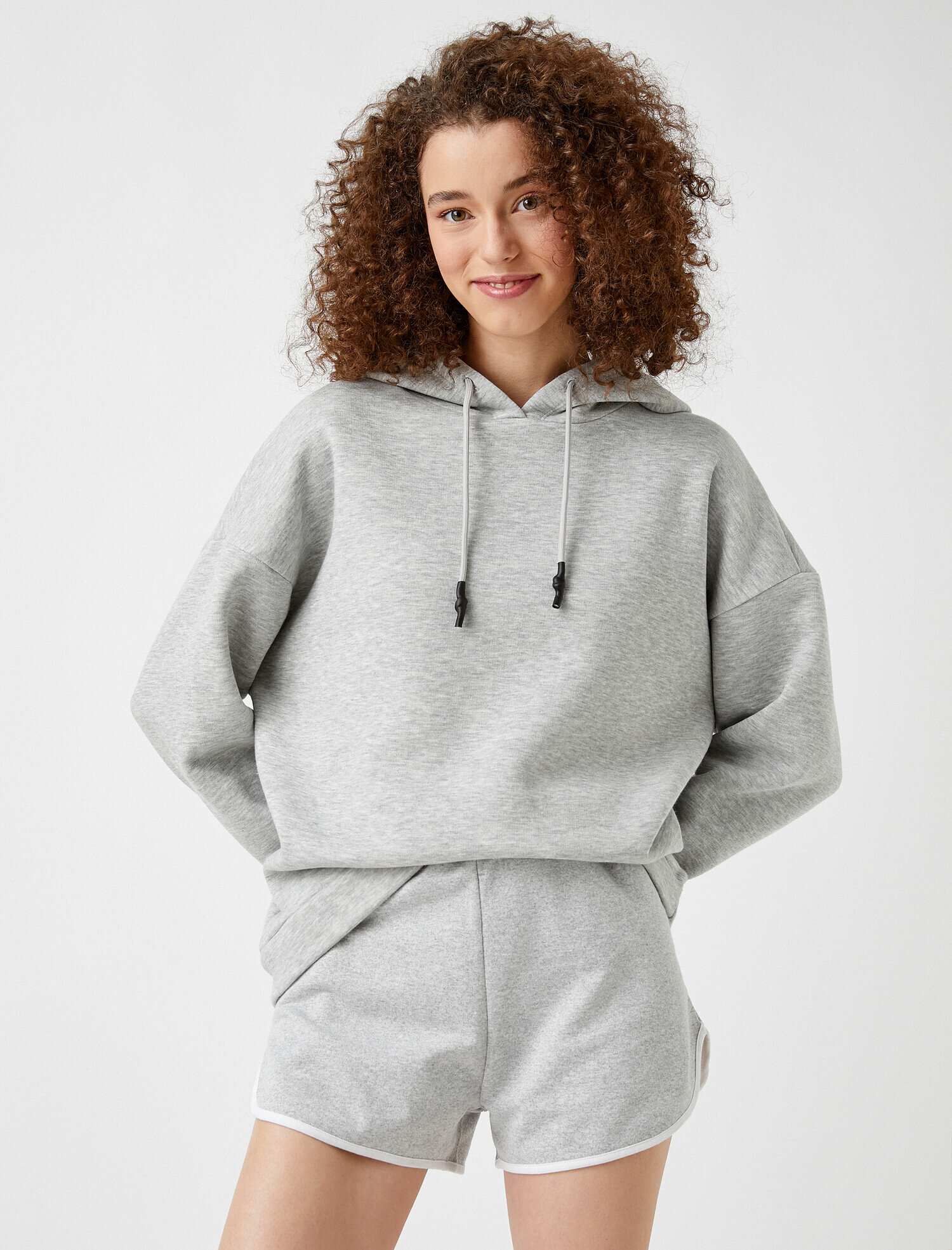   Oversize Kapüşonlu Sweatshirt Bağcık Detaylı