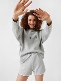 Oversize Kapüşonlu Sweatshirt Bağcık Detaylı
