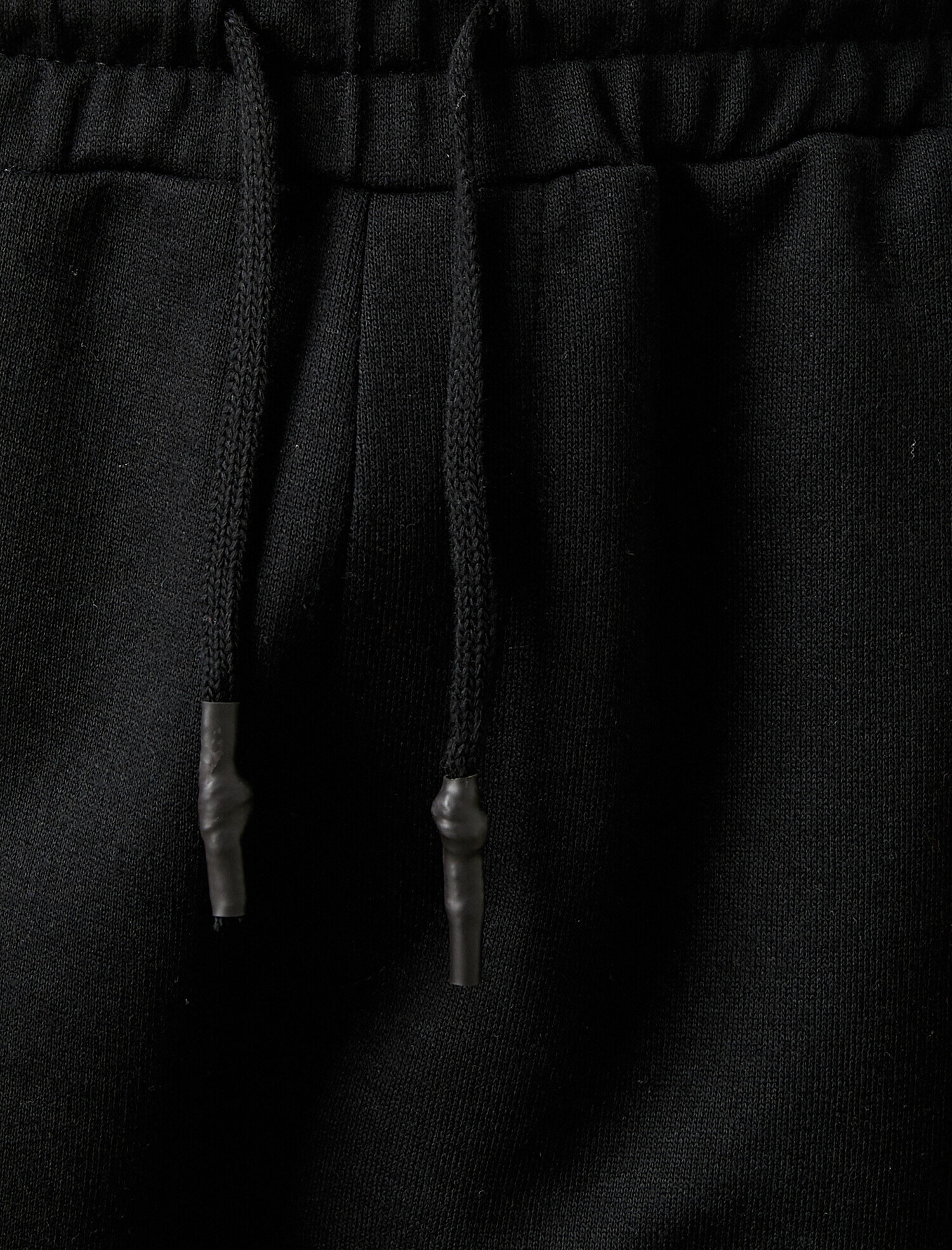   Belden Bağlamalı Bermuda Şort