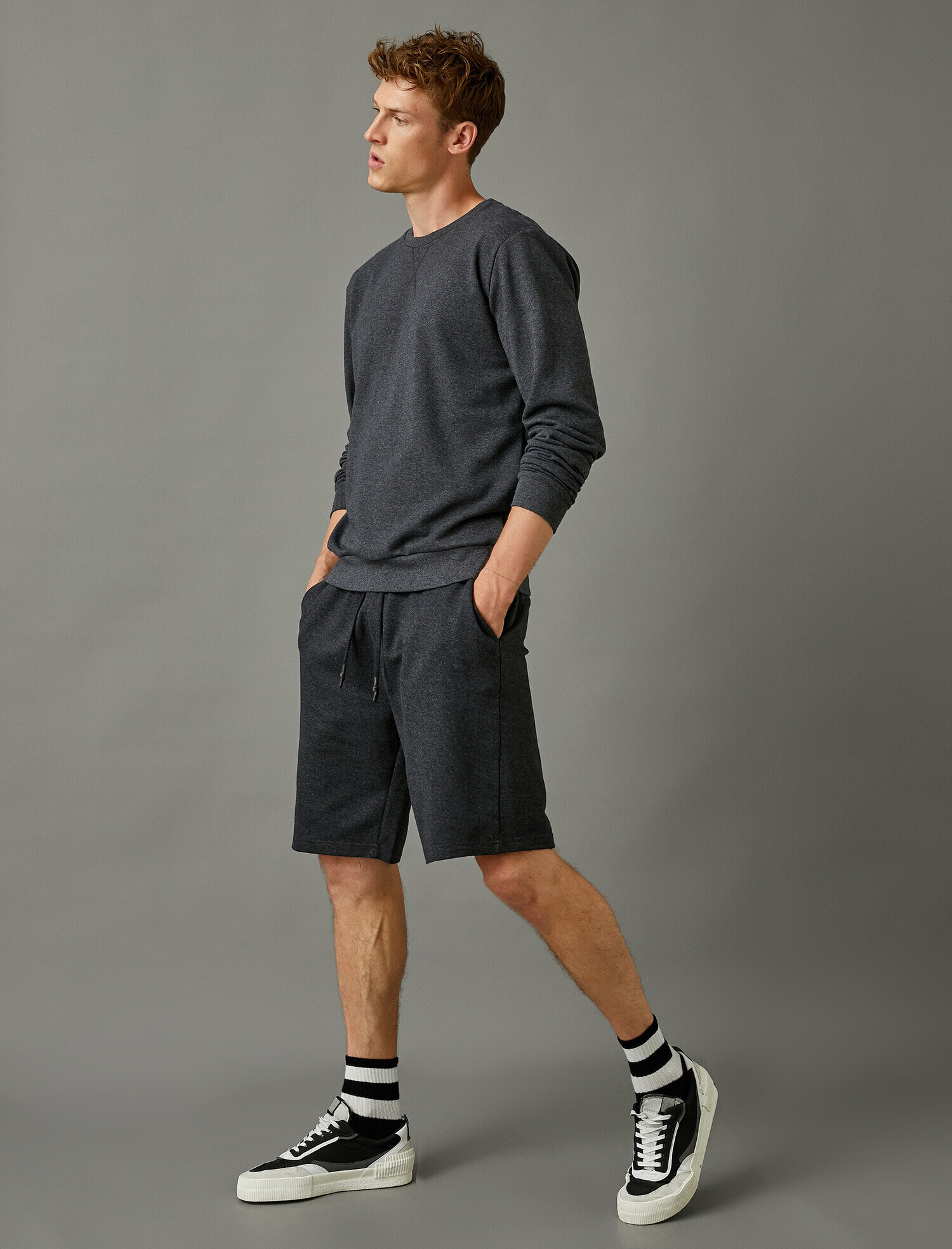   Belden Bağlamalı Bermuda Şort