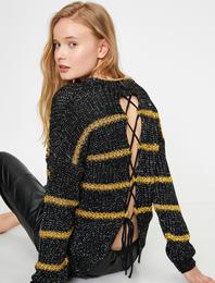 Sırt Detaylı Triko Kazak