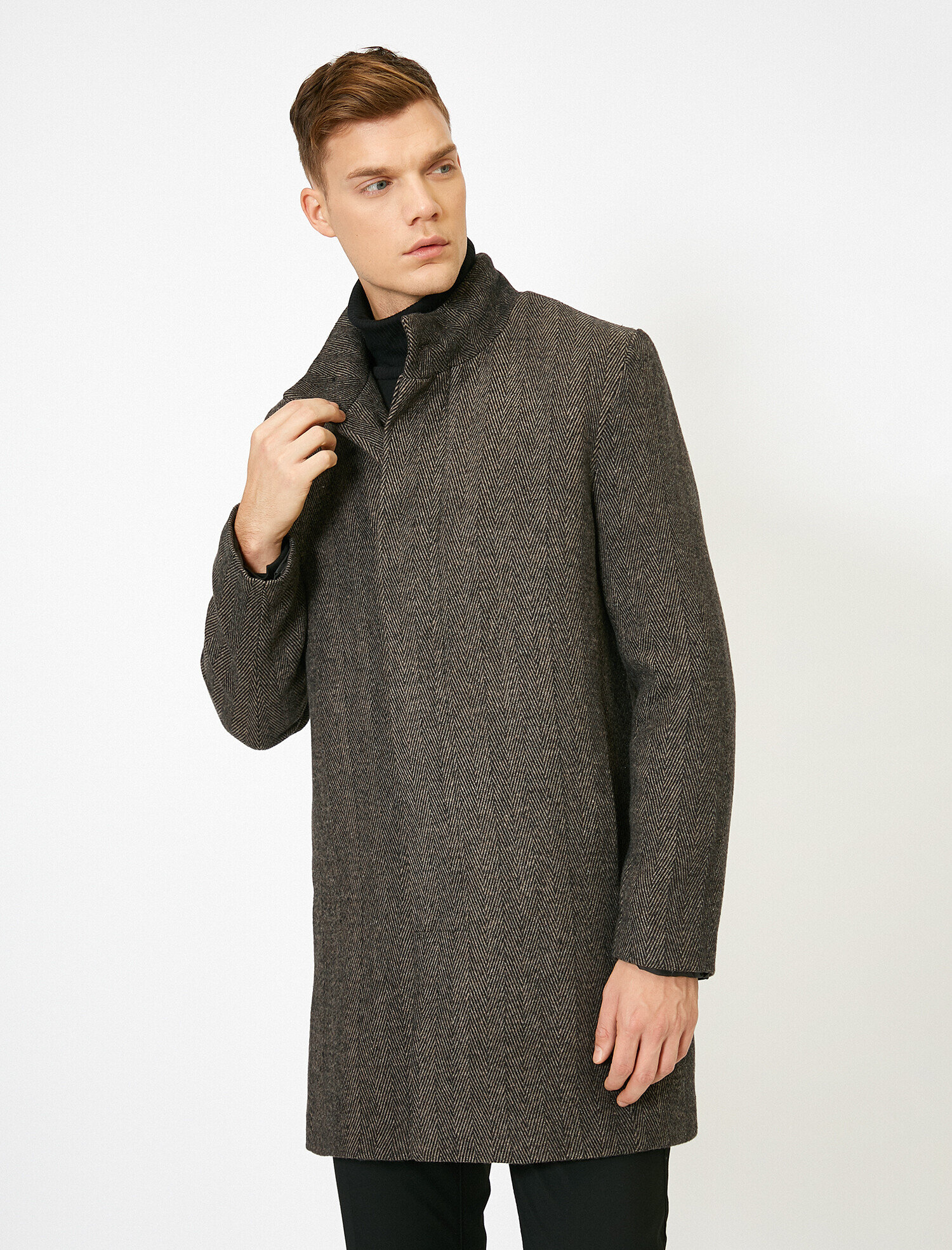 Düğme Detaylı Kaban