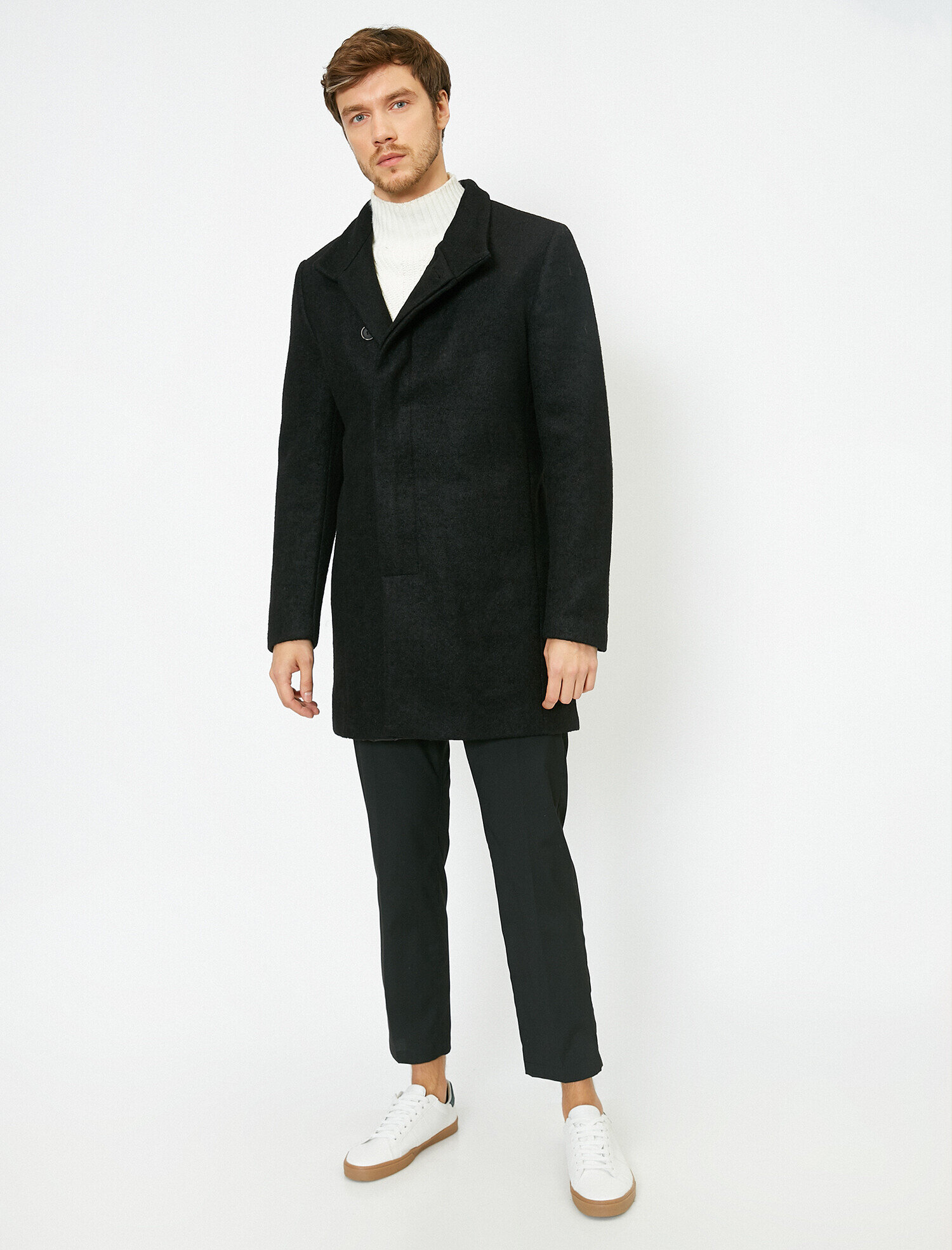   Düğme Detaylı Kaban