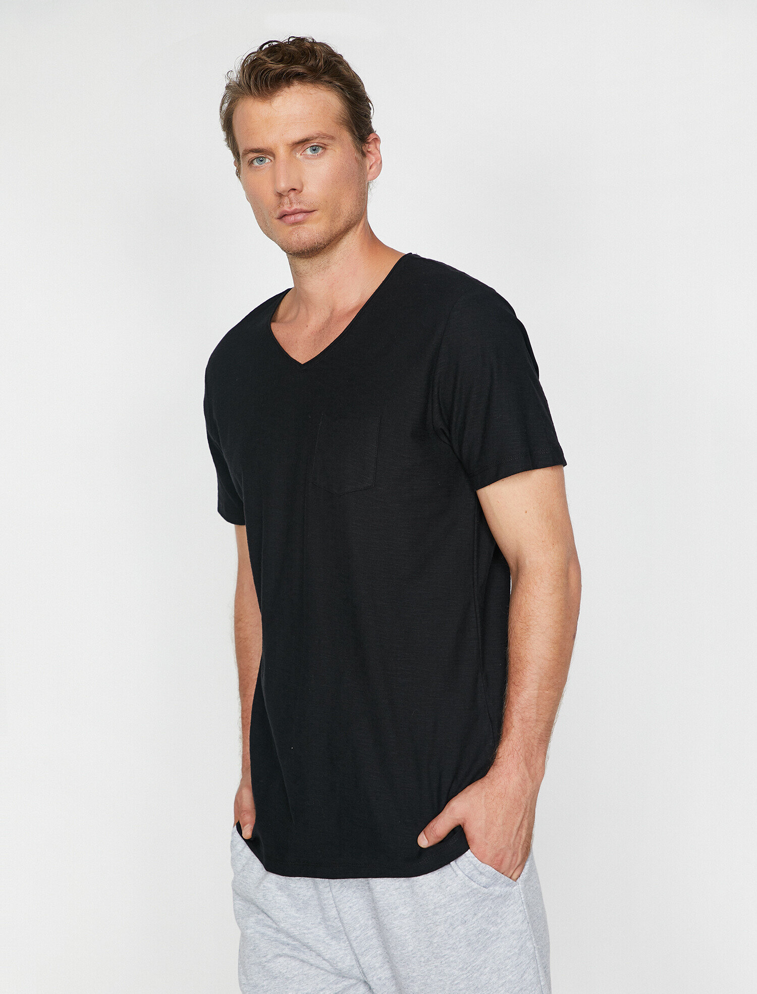   V Yaka Tişört Kısa Kollu