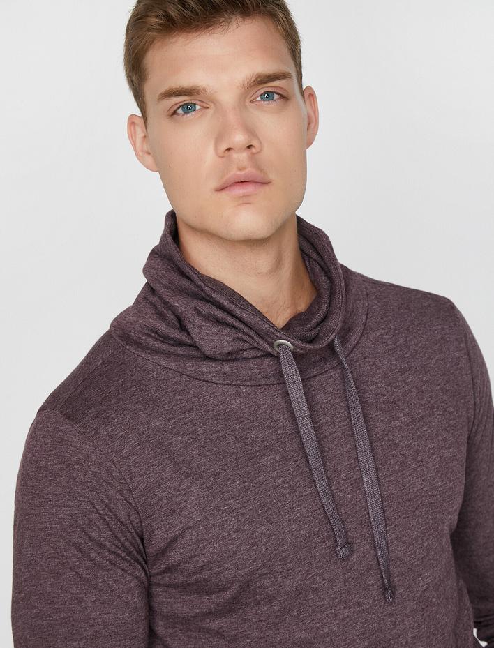  Yüksek Yaka Tişört