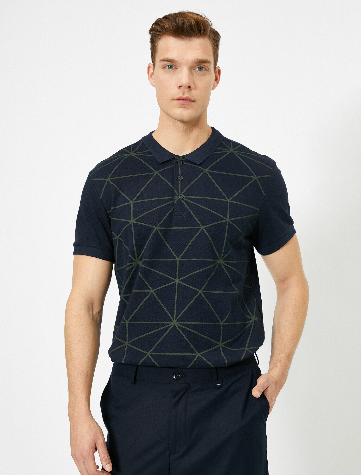 Polo Yaka Dar Kesim Tişört Baskılı