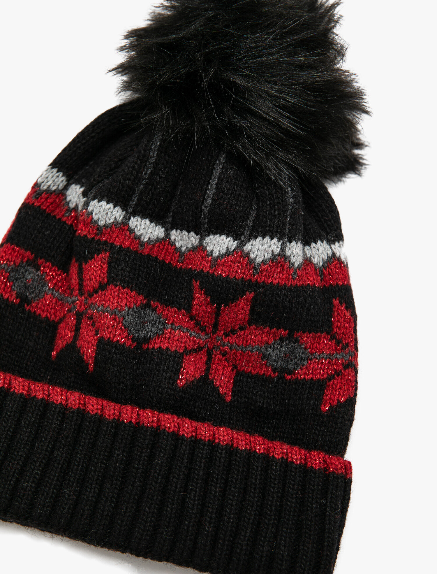  Kadın Ponpon Detaylı Bere