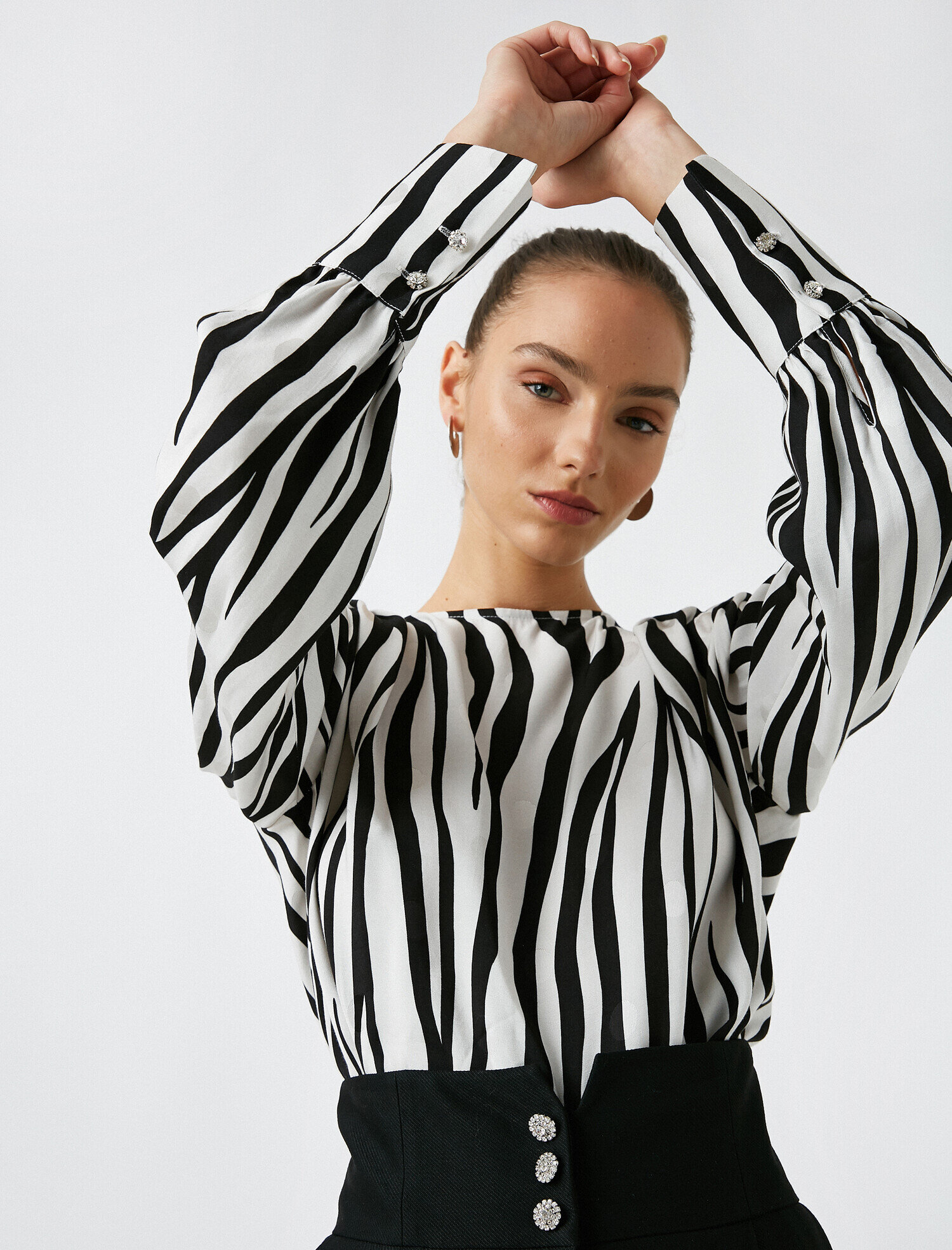   Viskon Bisiklet Yaka Vatkalı Bluz