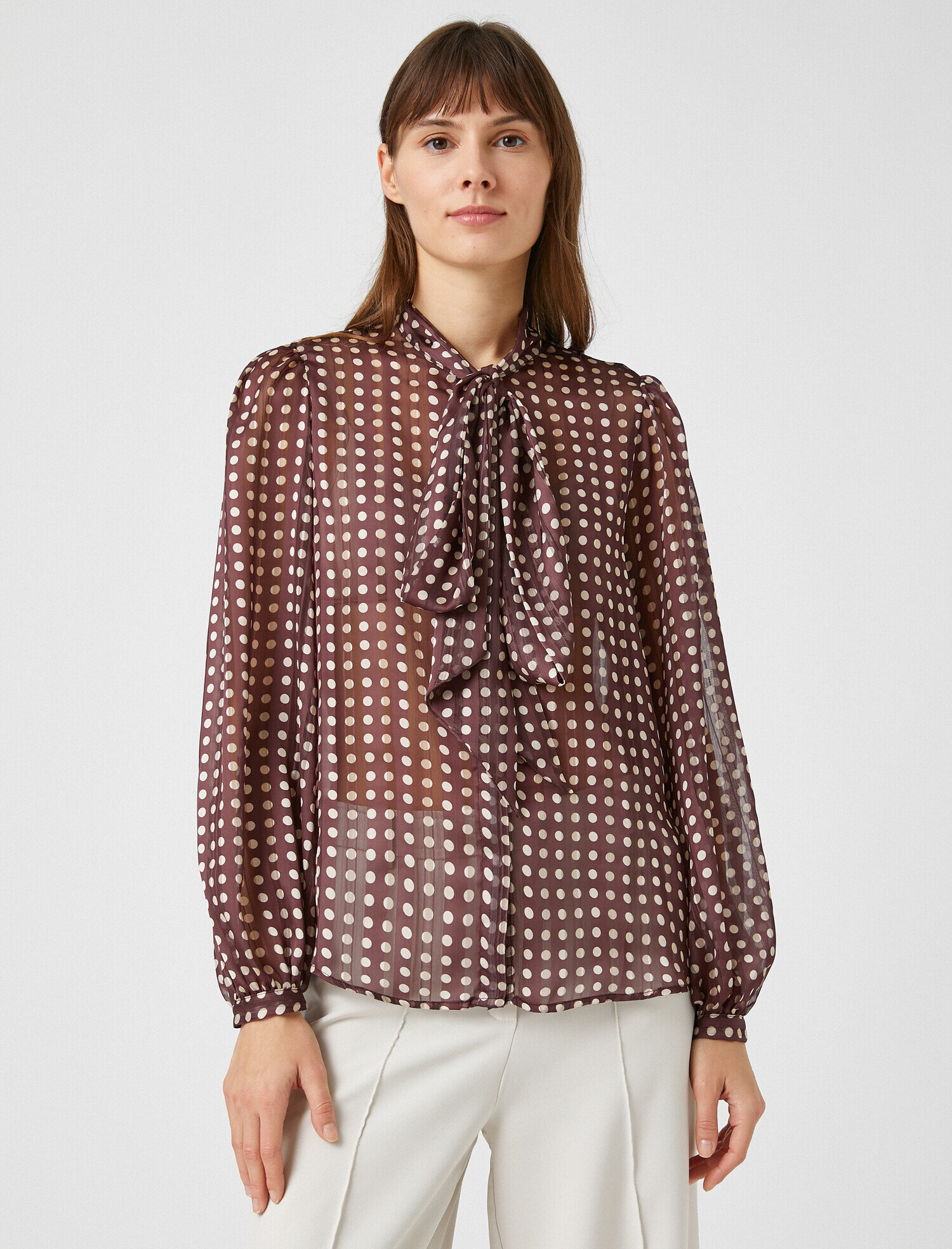   Fular Yaka Puantiyeli Şifon Gömlek