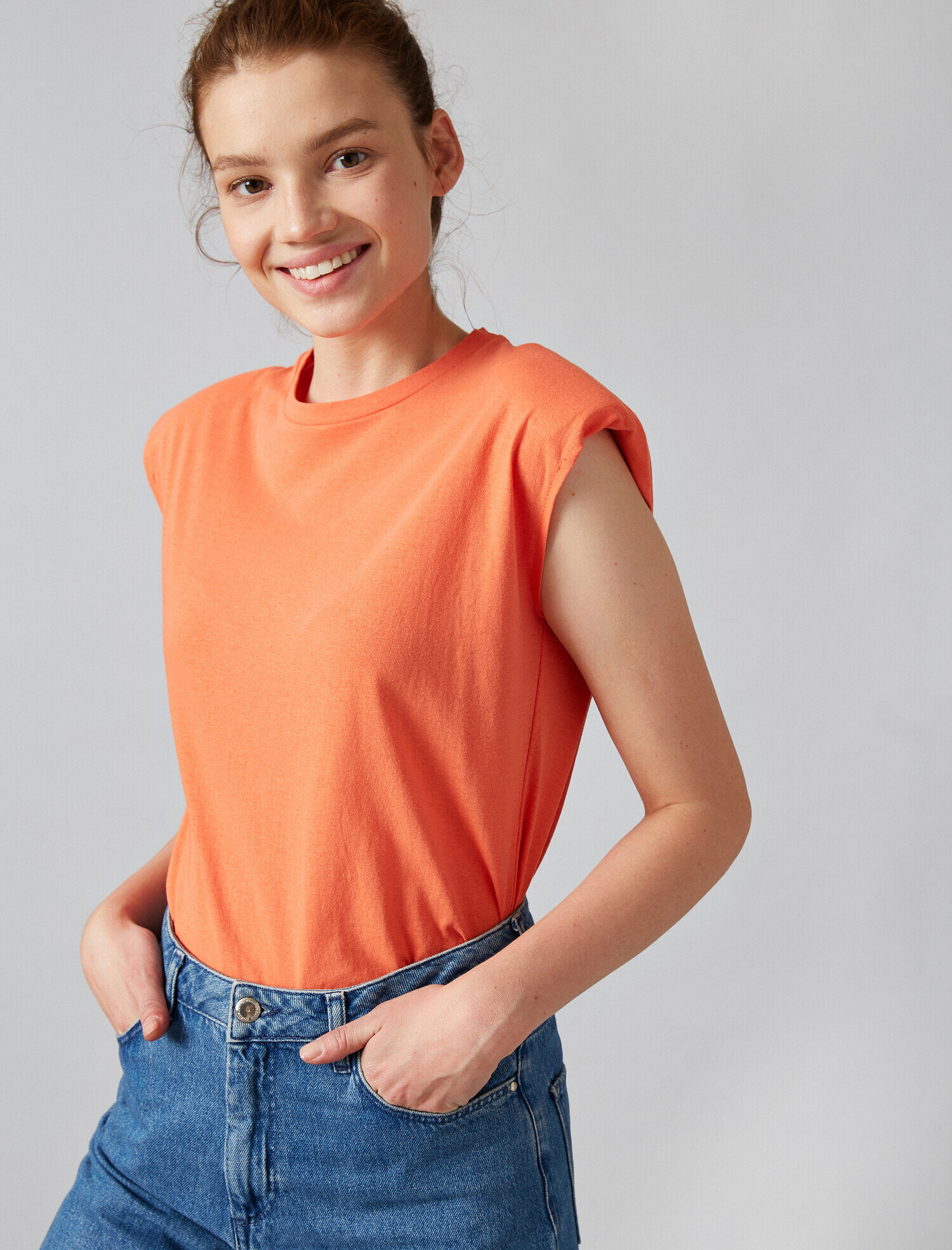   Pamuklu Vatkalı Kısa Kollu Tişört