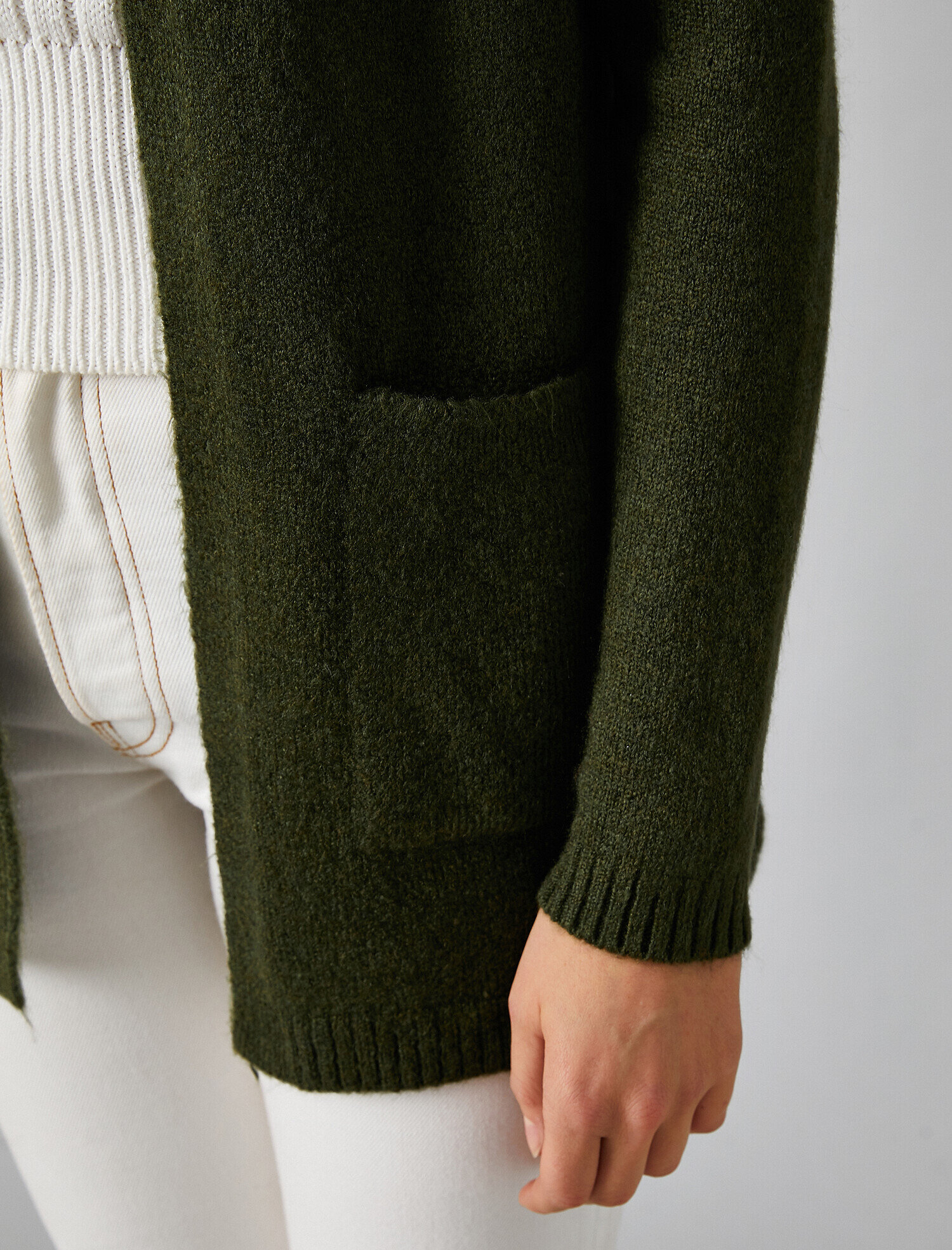   Uzun Kollu Cepli Triko Hırka