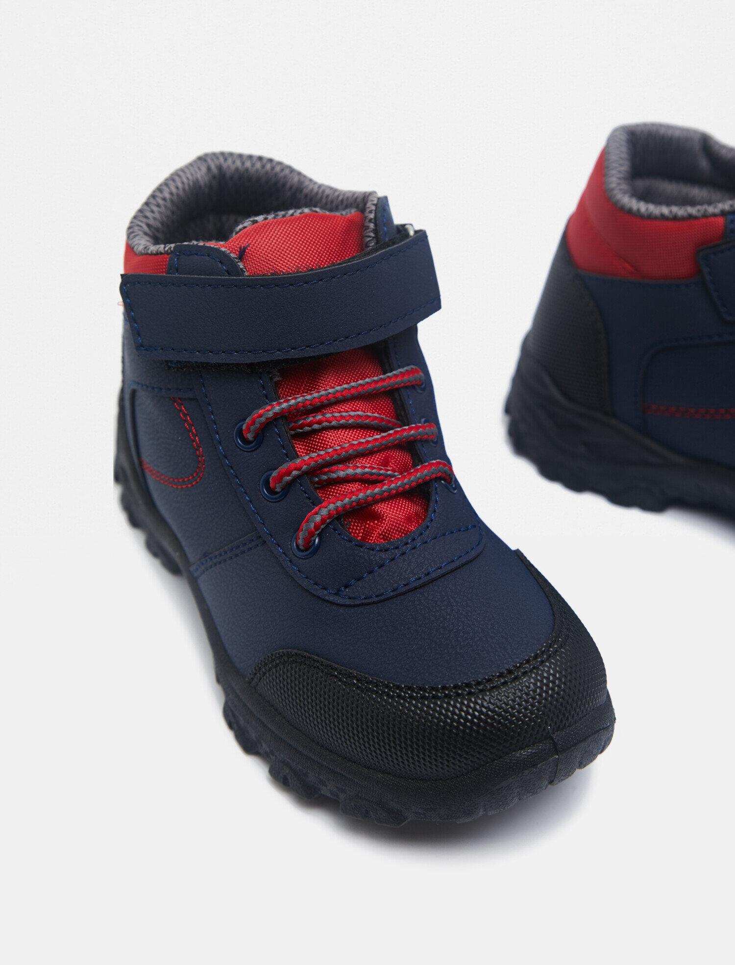  Erkek Çocuk Bağcıklı Bot