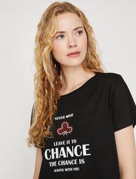 Taş Detaylı Yazı Baskılı Bisiklet Yaka Tişört