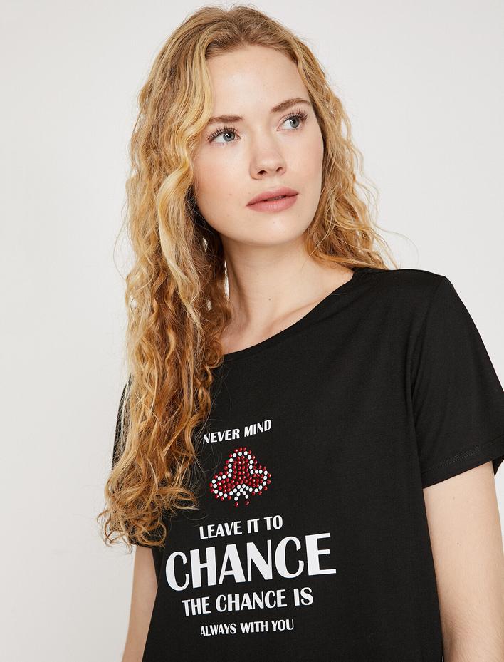  Taş Detaylı Yazı Baskılı Bisiklet Yaka Tişört