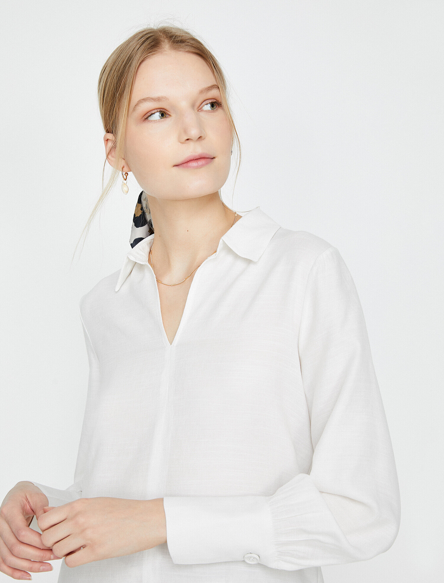   Düğme Detaylı Bluz