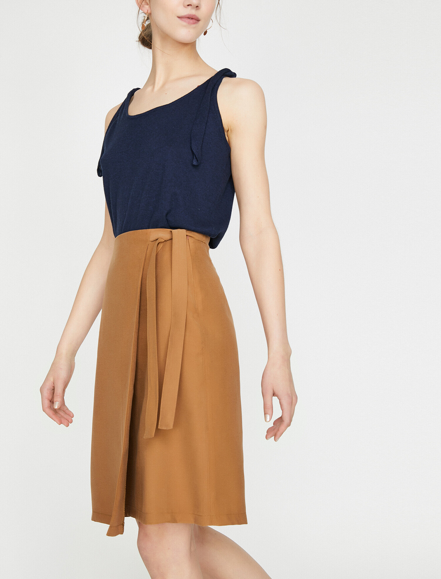   Beli Bağlamalı Etek