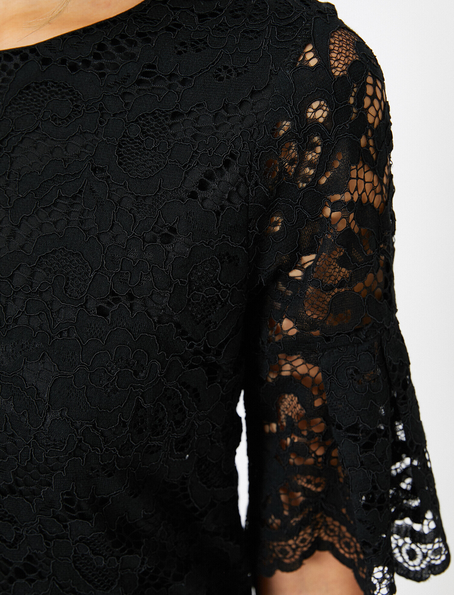   Dantel Detaylı Elbise