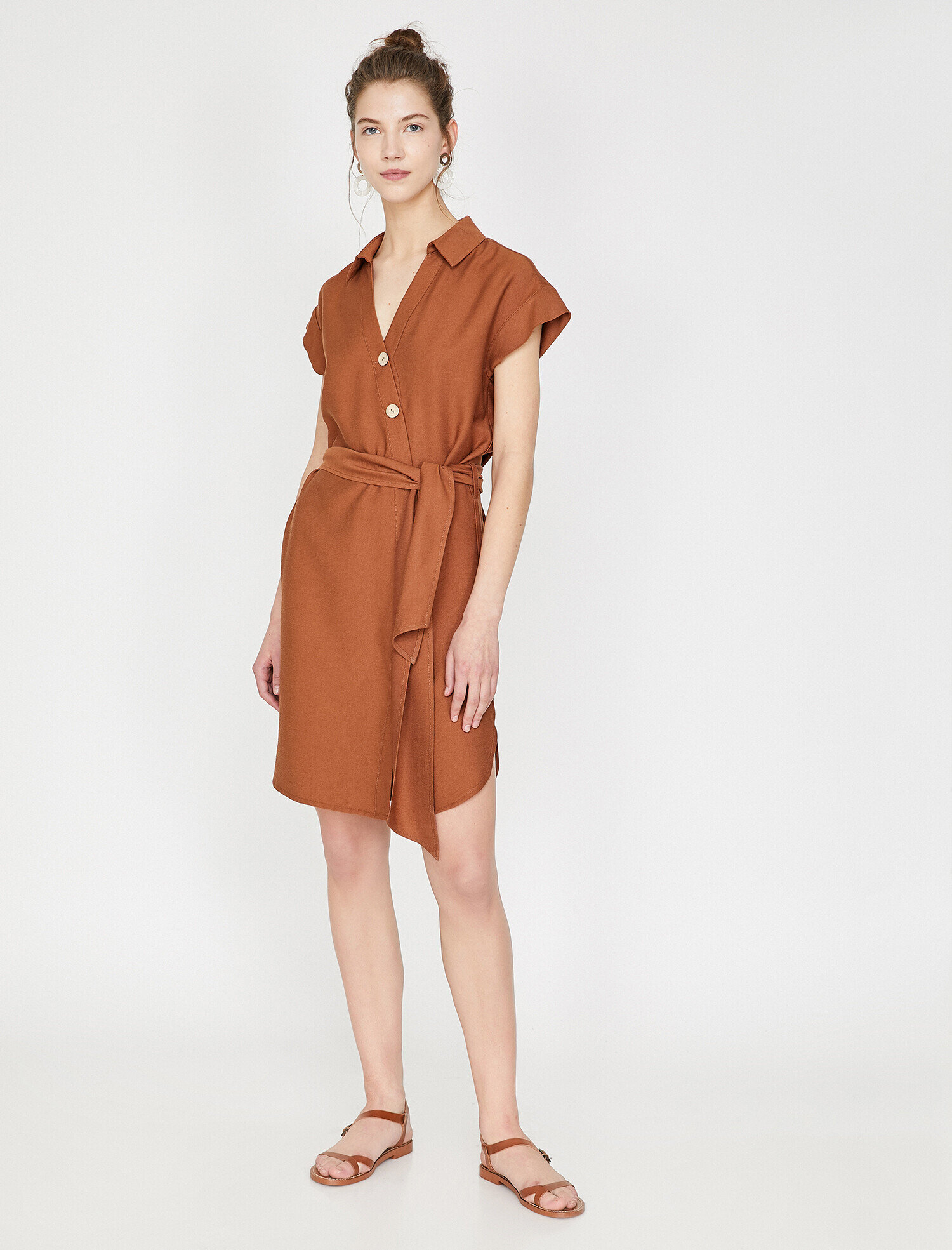   Düğme Detaylı Elbise