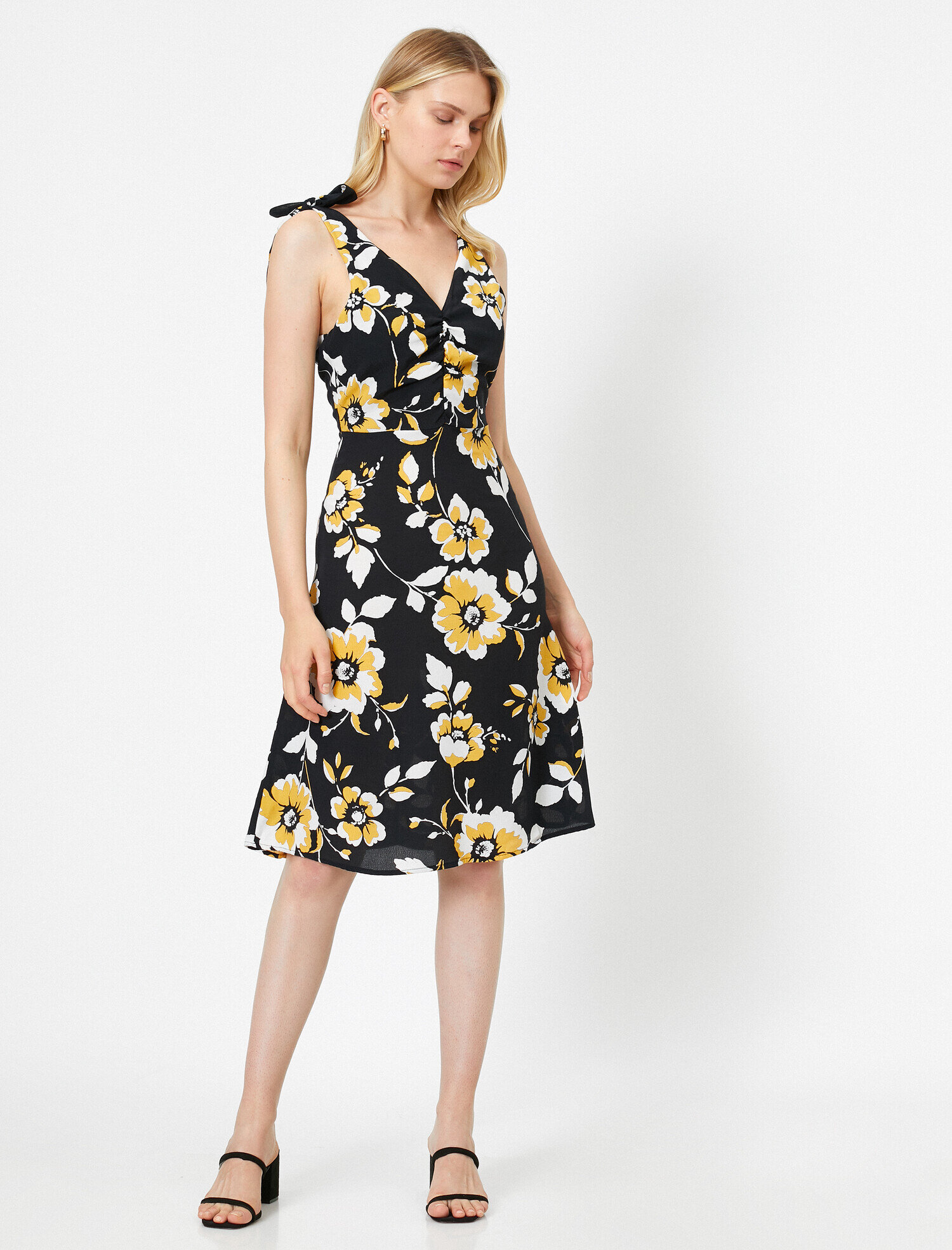   Çiçek Desenli Elbise