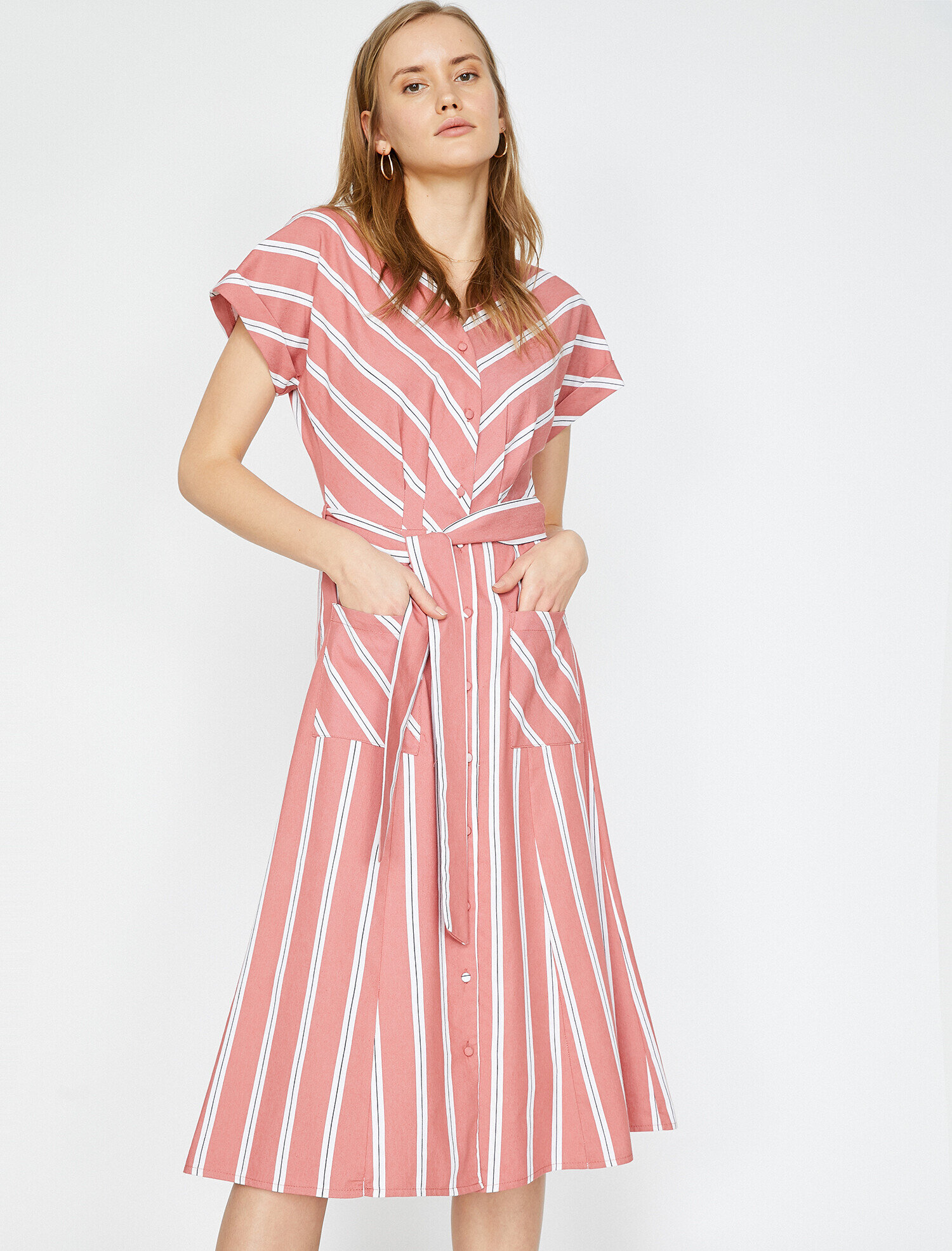   Düğme Detaylı Elbise