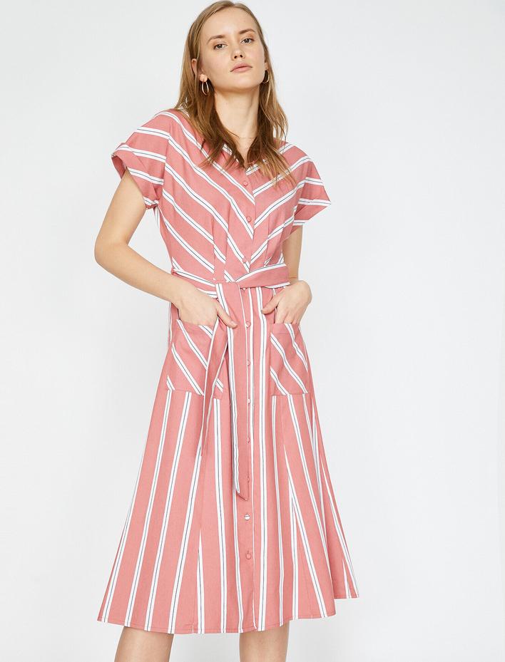  Düğme Detaylı Elbise