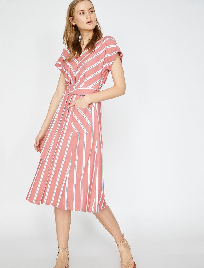  Düğme Detaylı Elbise