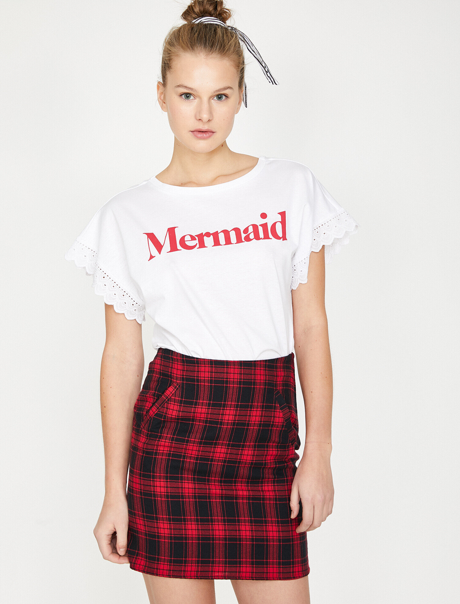   Dantel Detaylı Tişört