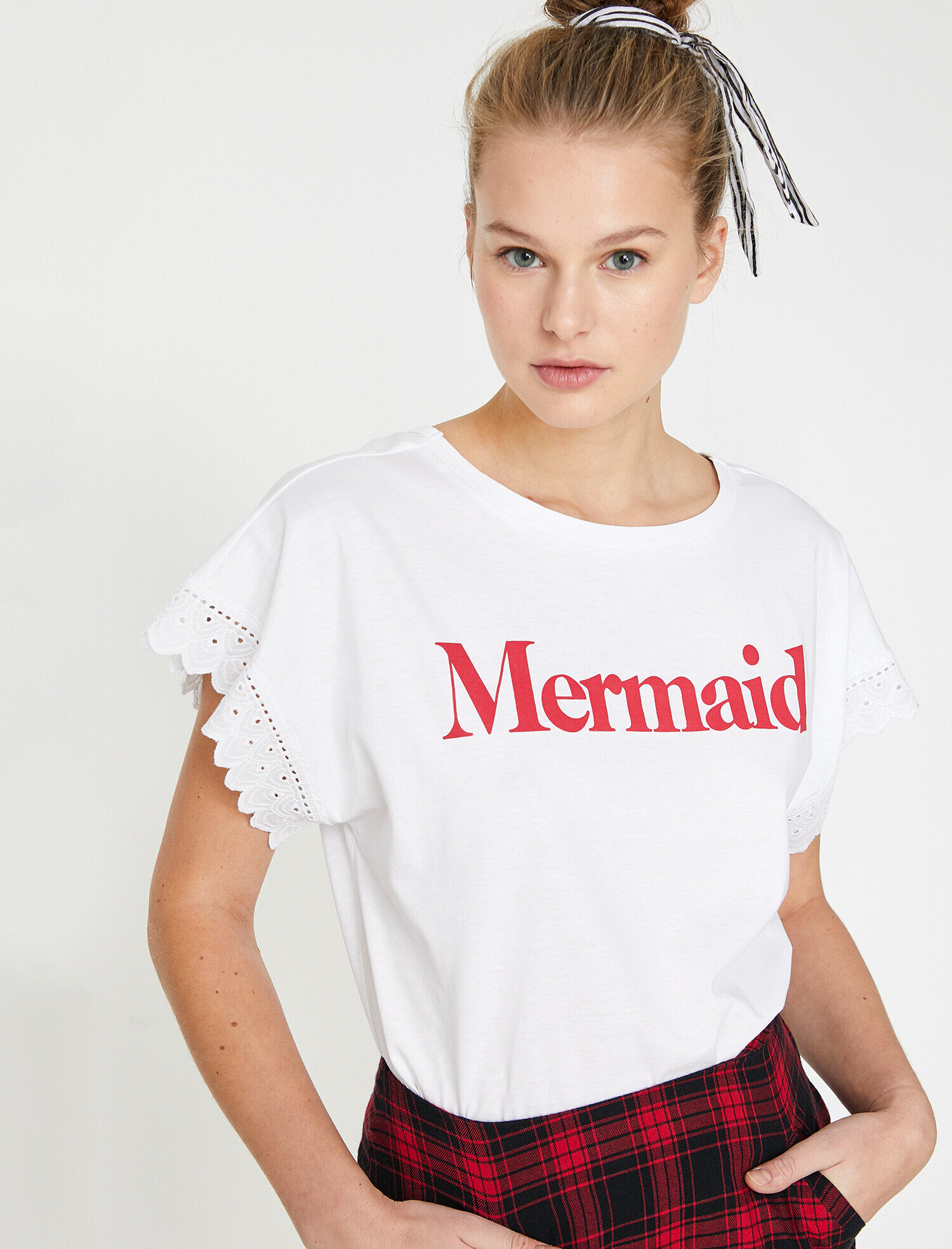   Dantel Detaylı Tişört