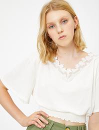 Dantel Detaylı Tişört